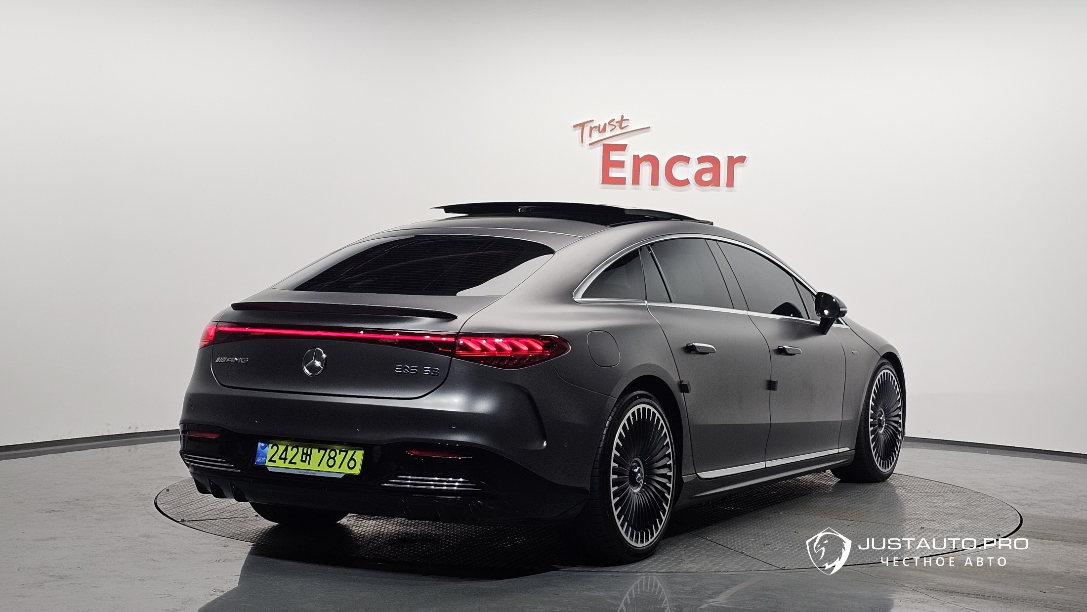 Автомобиль Mercedes-Benz EQS