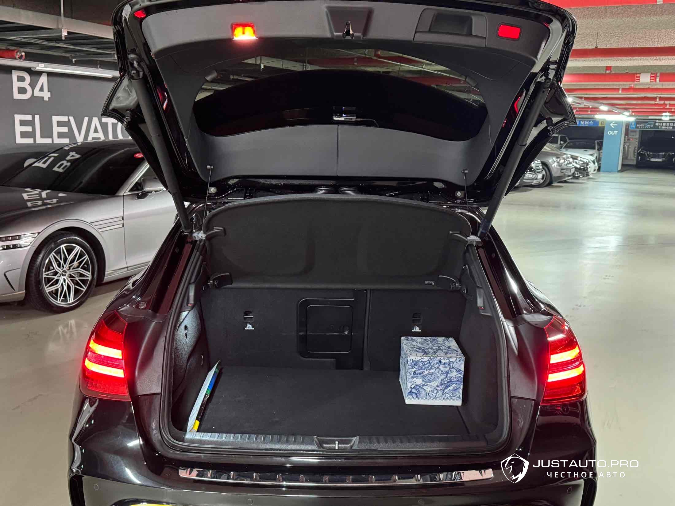 Автомобиль Mercedes-Benz GLA-Class