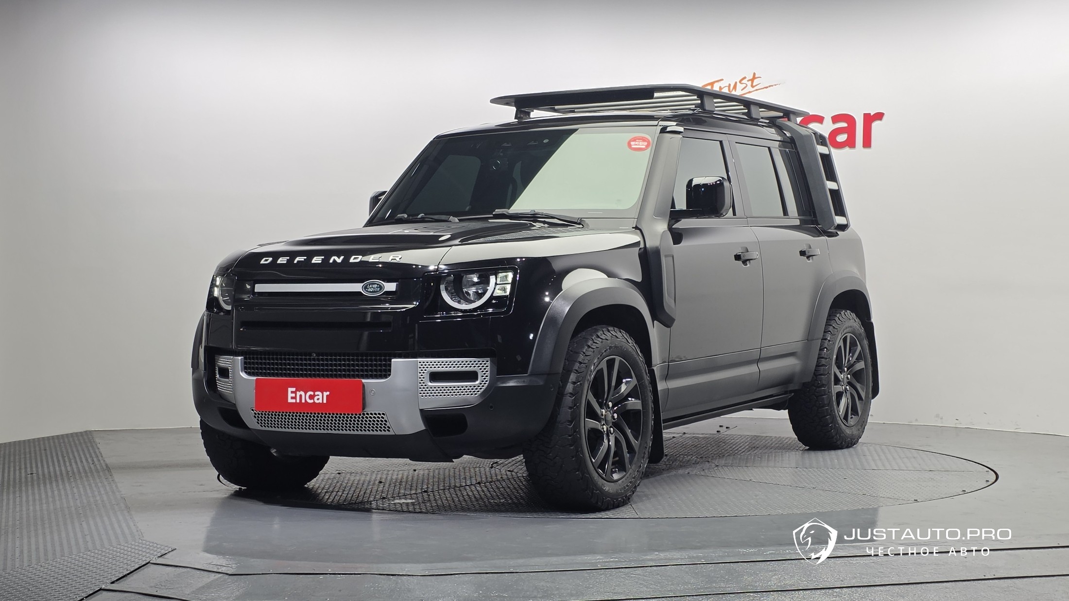 Автомобиль Land Rover Defender