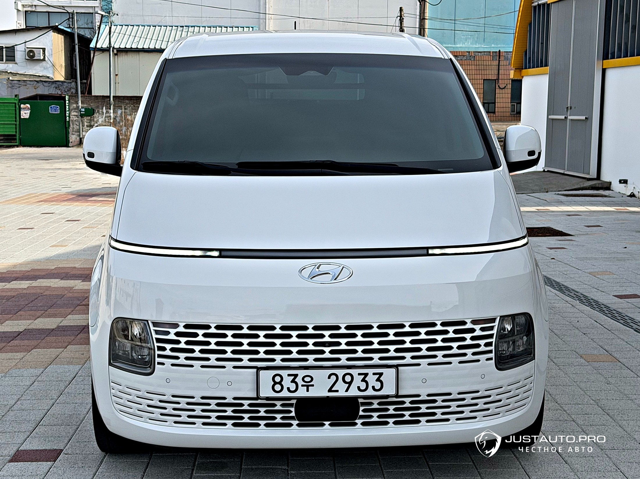 Автомобиль Hyundai Staria
