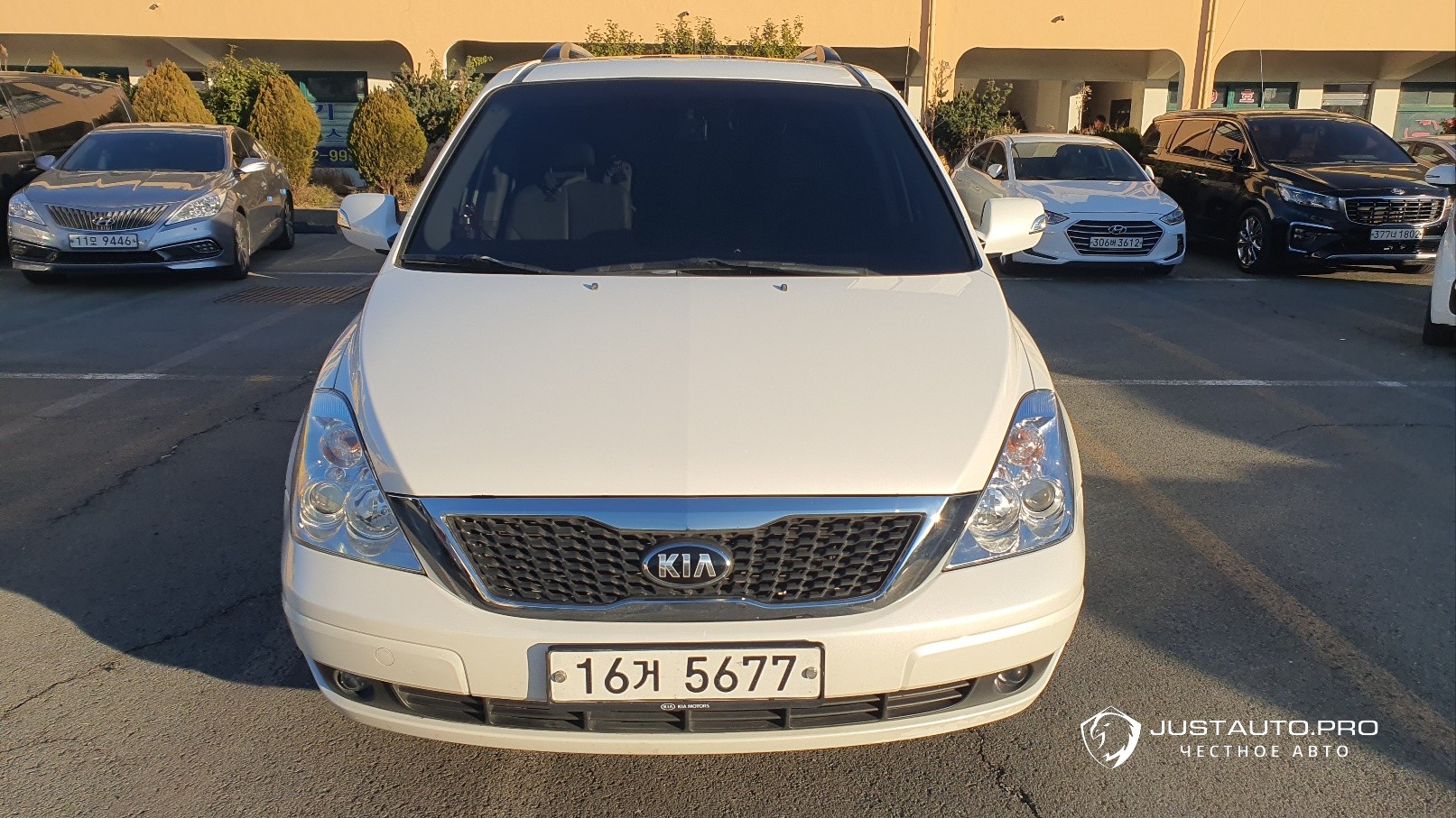 Автомобиль Kia Canival