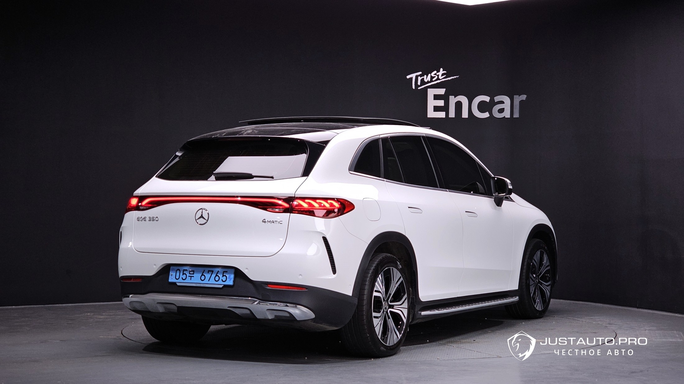 Автомобиль Mercedes-Benz EQE