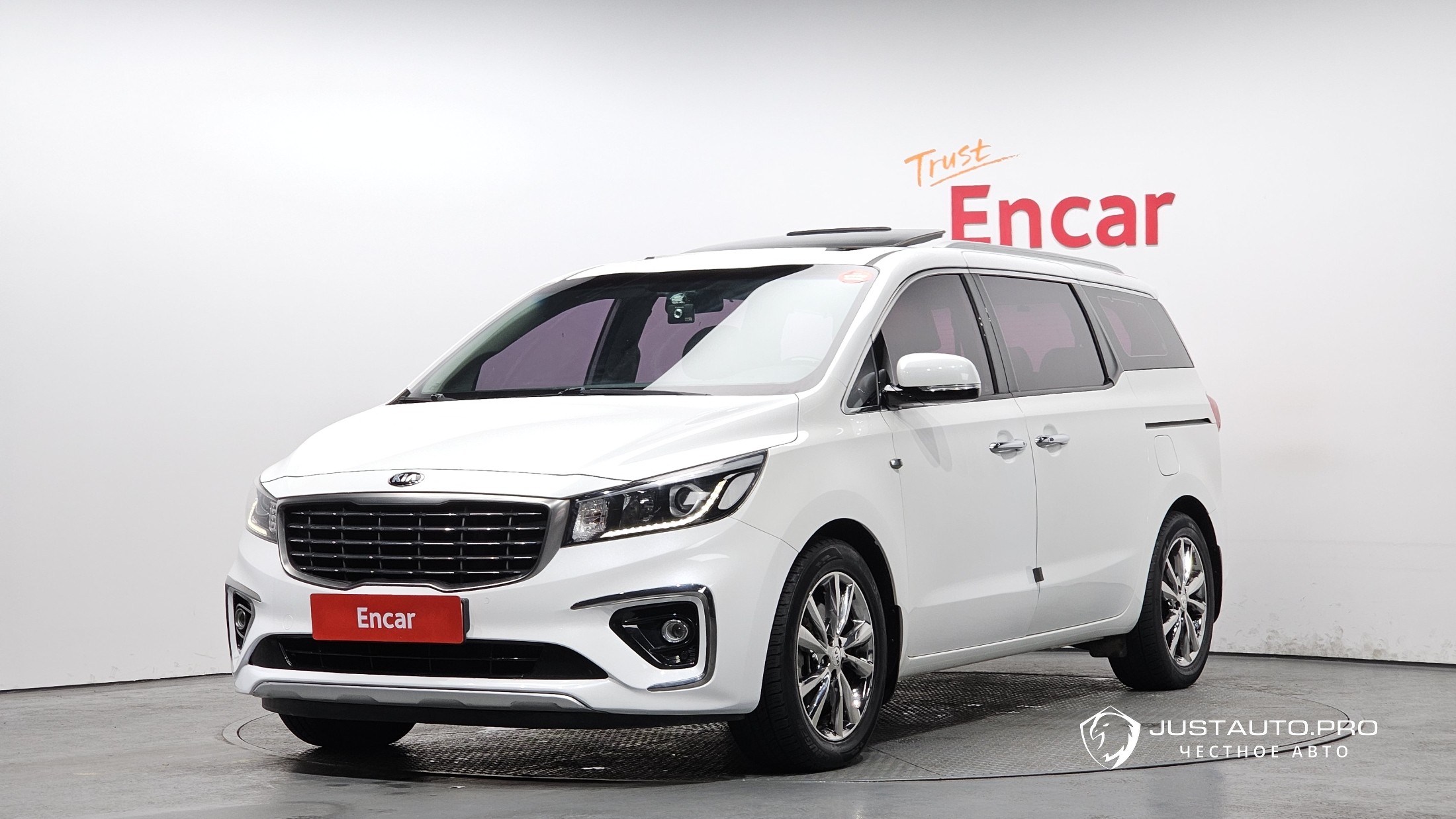 Автомобиль Kia Canival