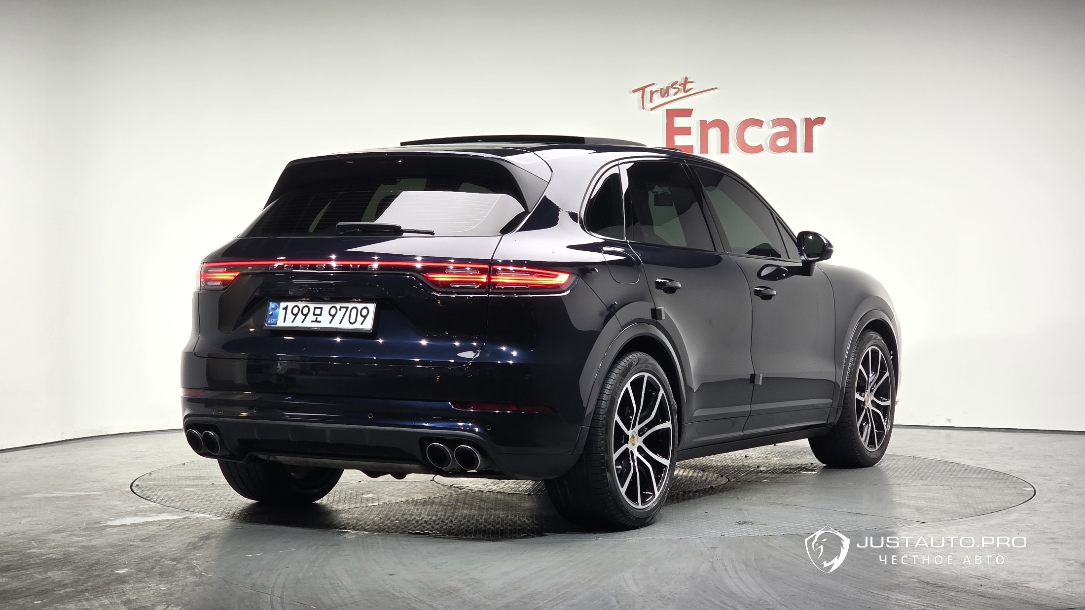 Автомобиль Porsche Cayenne