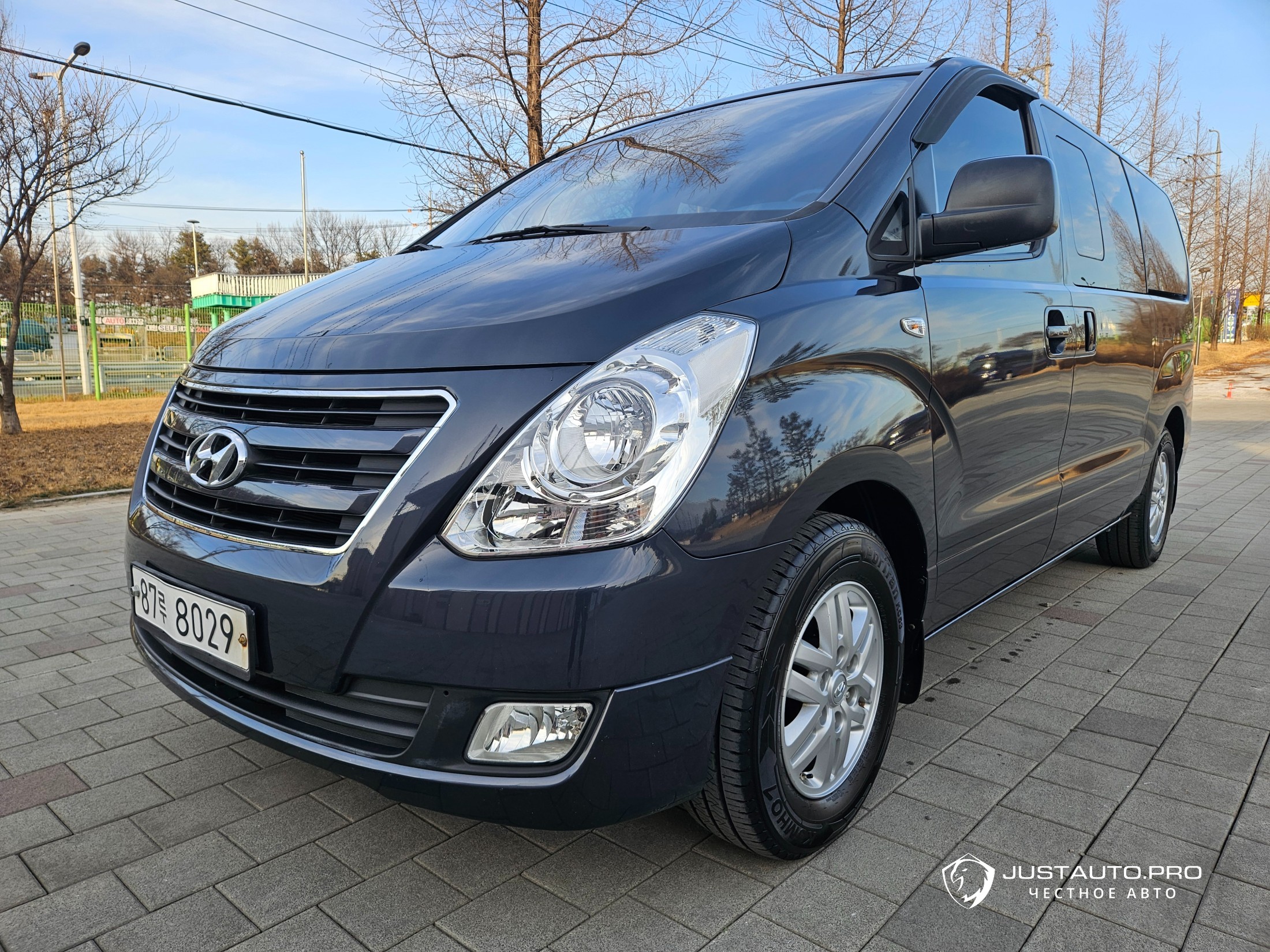 Автомобиль Hyundai Starex