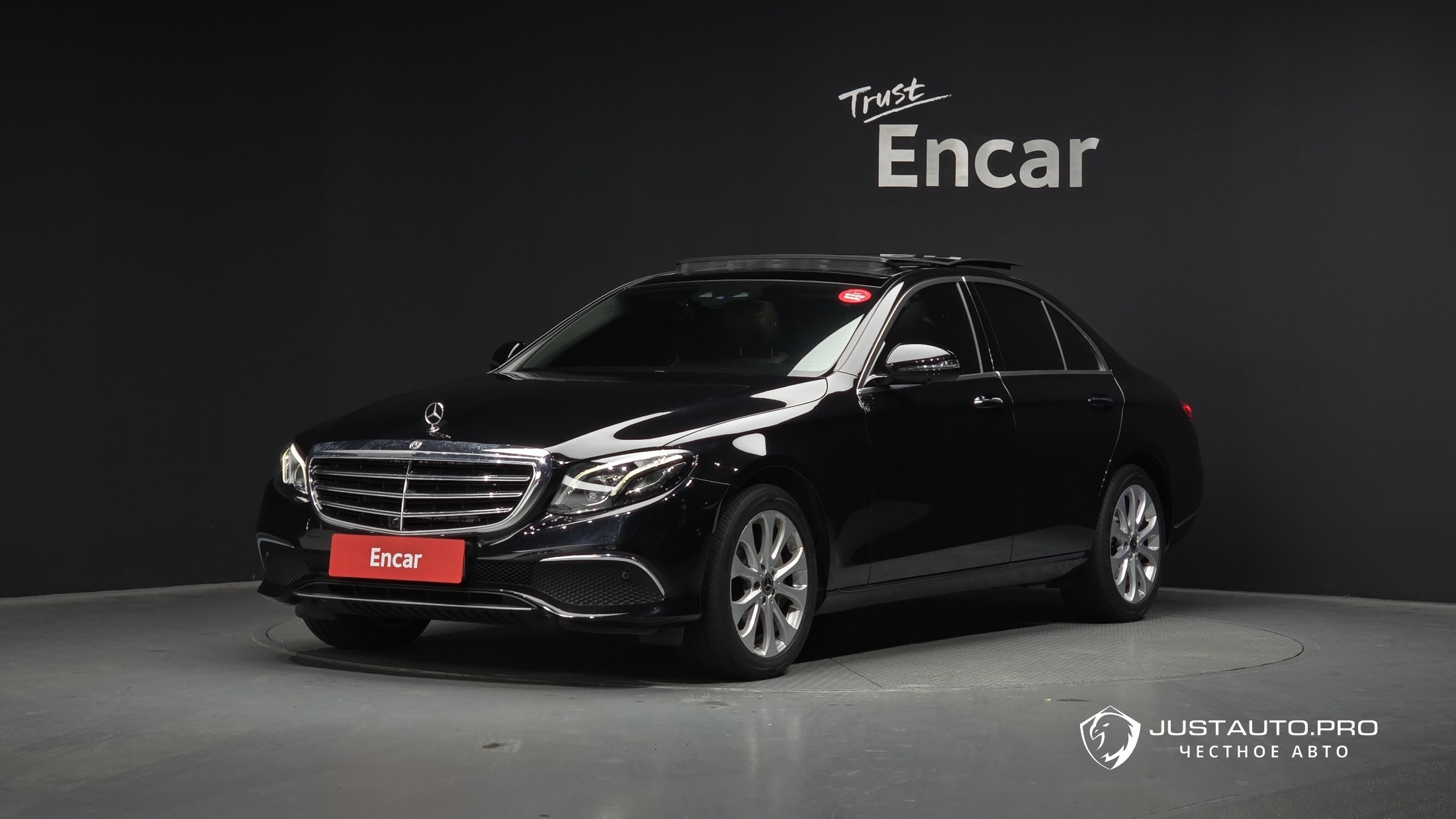 Автомобиль Mercedes-Benz E-Class