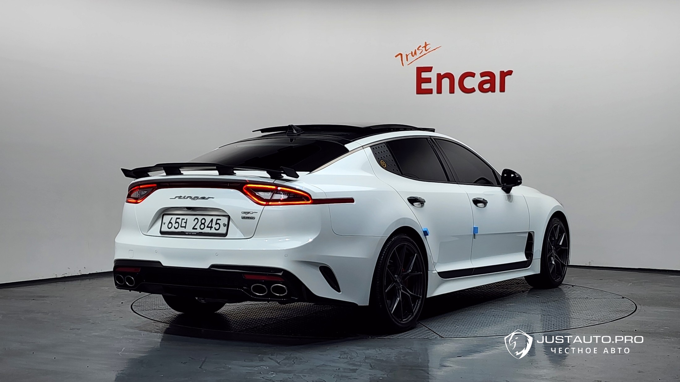 Автомобиль Kia Stinger