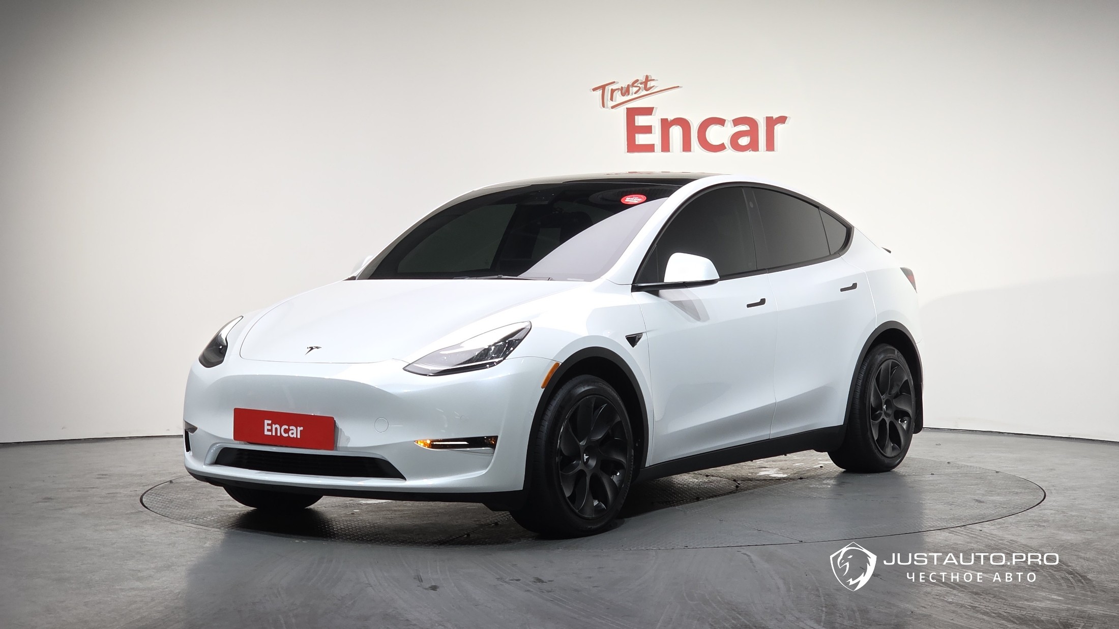 Автомобиль Tesla Model Y