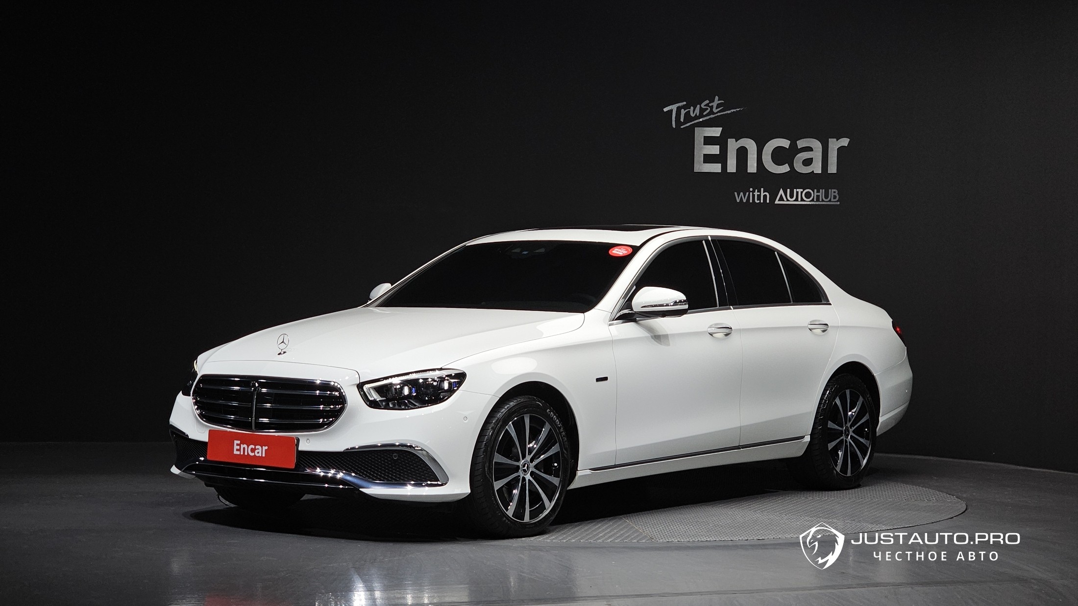 Автомобиль Mercedes-Benz E-Class