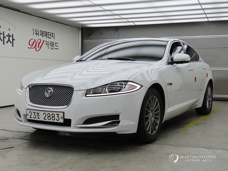Автомобиль Jaguar XF