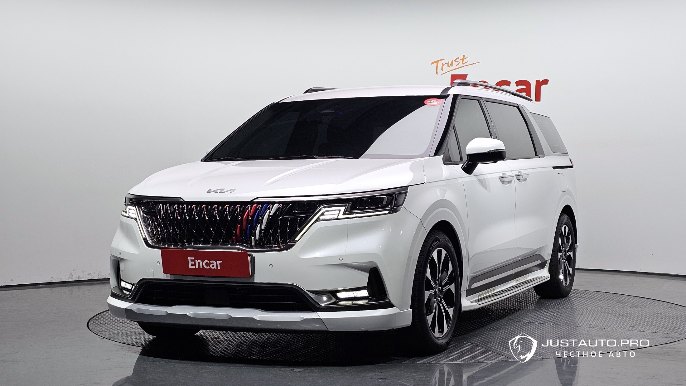 Автомобиль Kia Canival