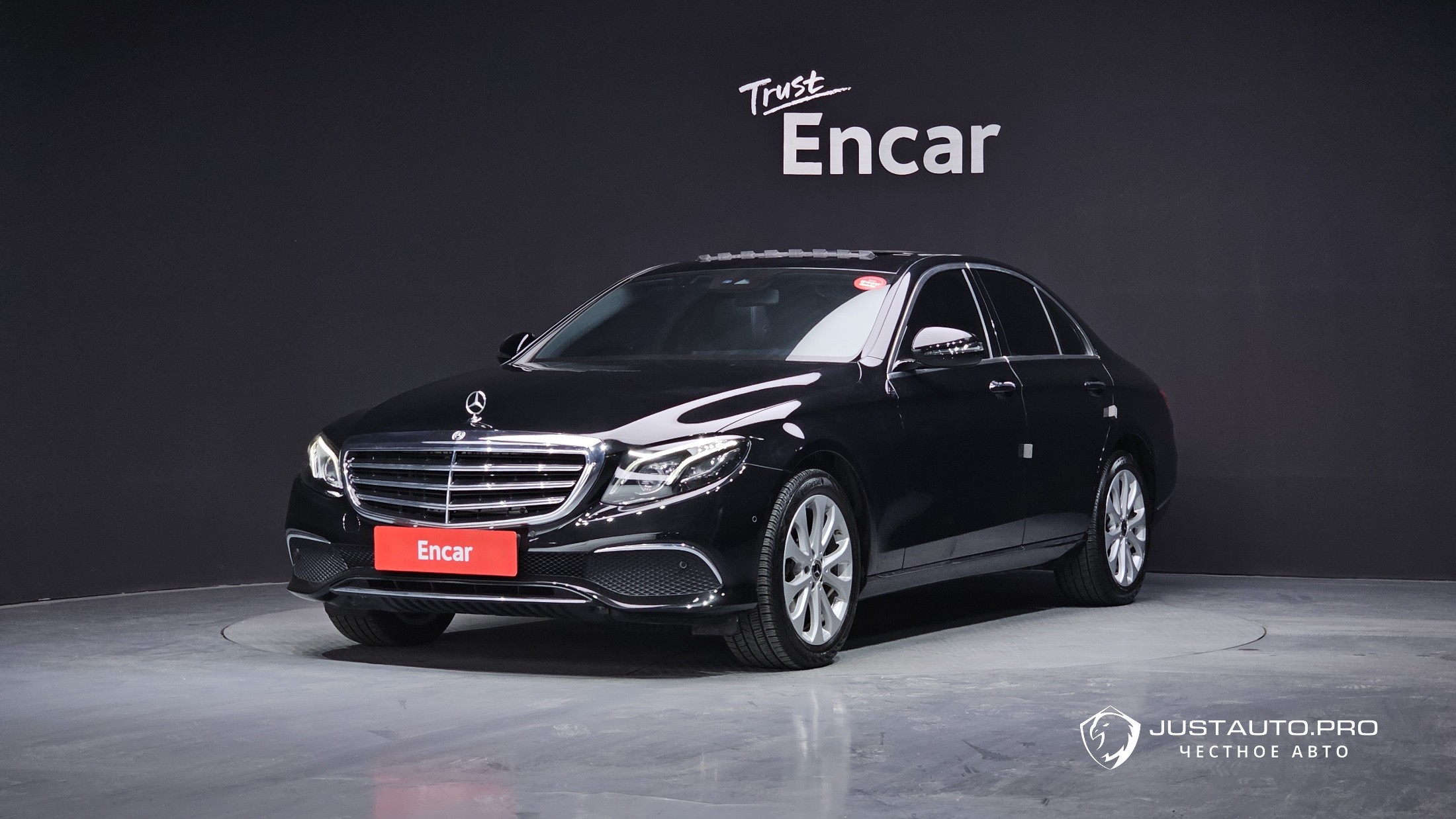 Автомобиль Mercedes-Benz E-Class