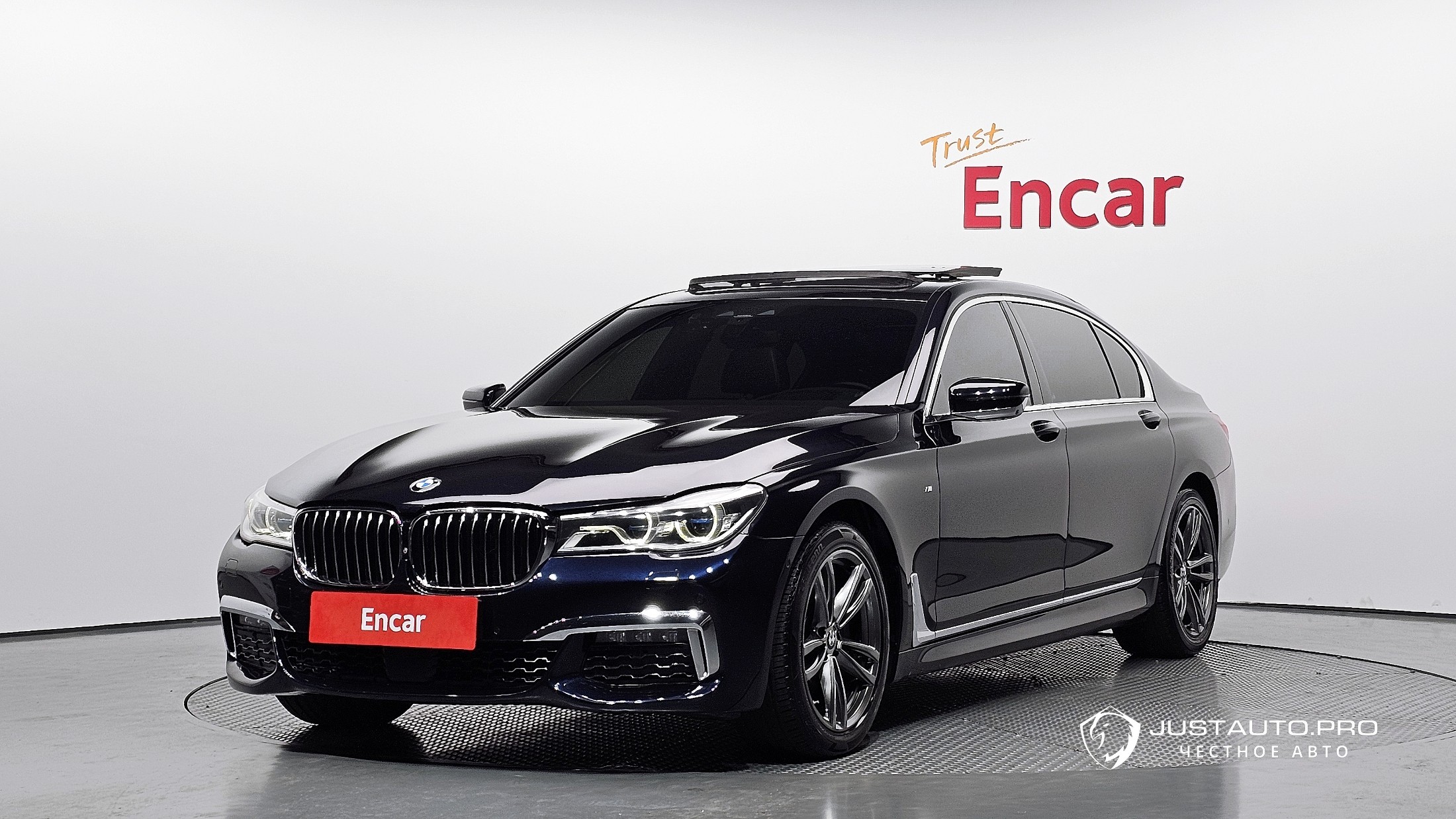 Автомобиль BMW 7-Series