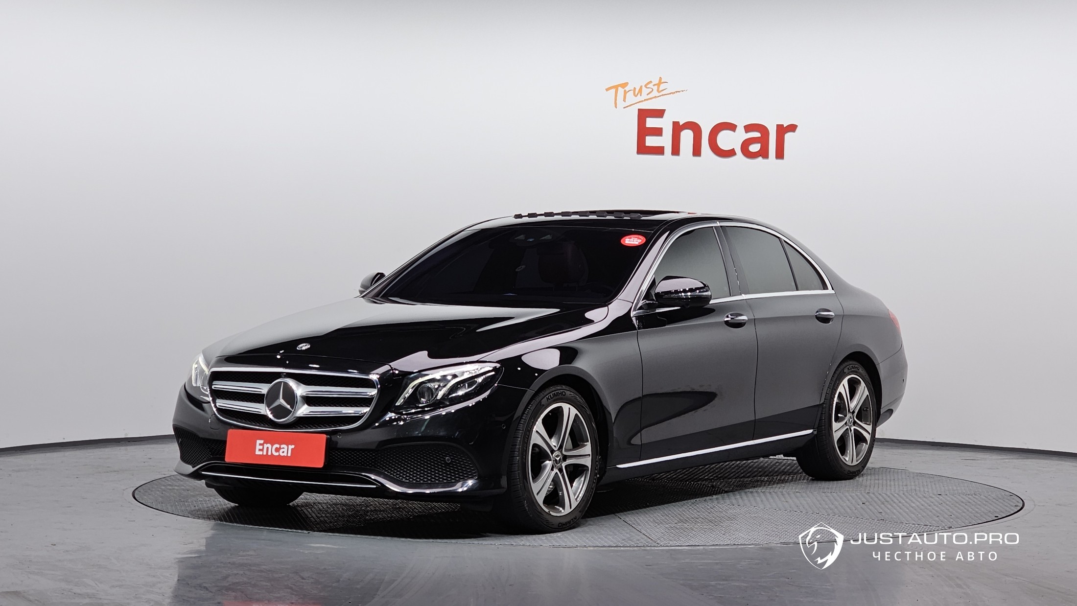 Автомобиль Mercedes-Benz E-Class