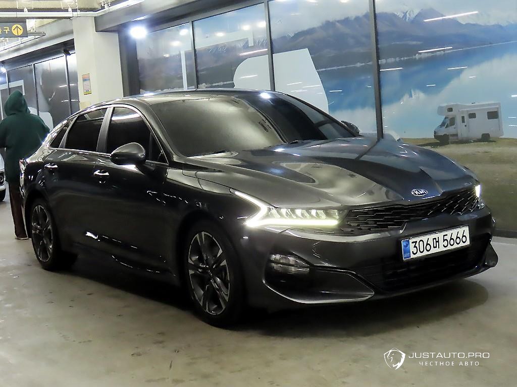 Автомобиль Kia K5