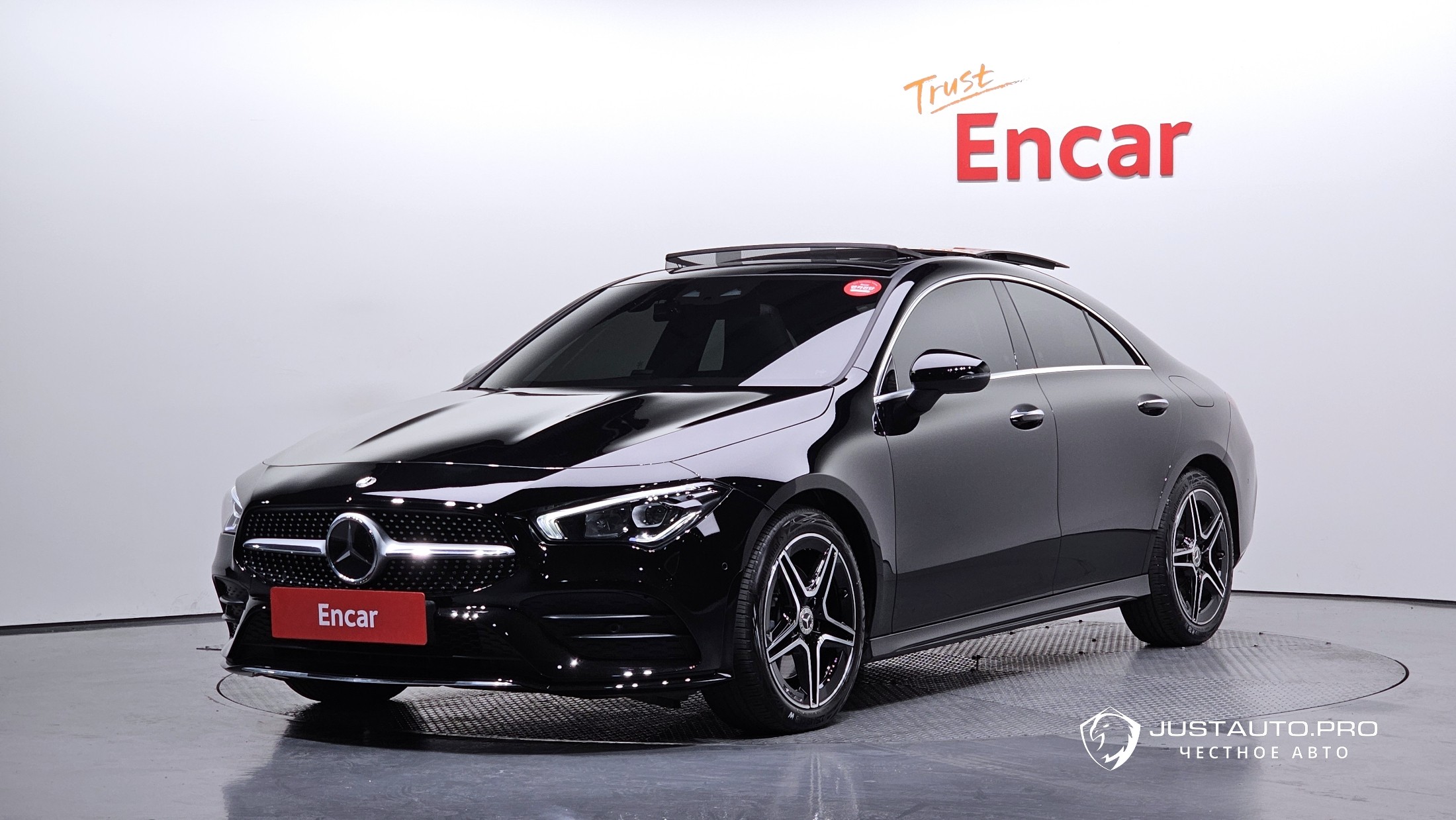 Автомобиль Mercedes-Benz CLA-Class