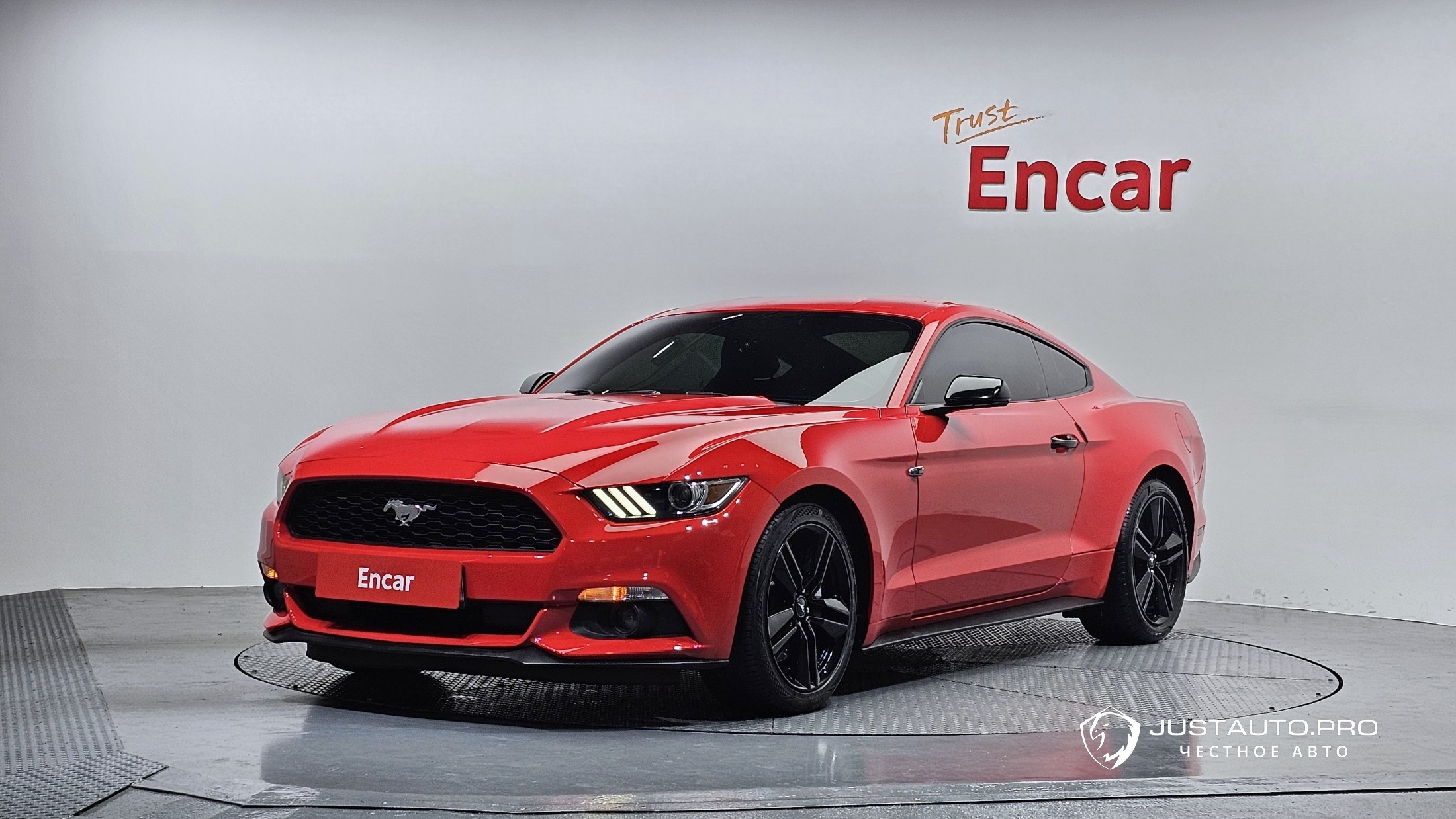 Автомобиль Ford Mustang