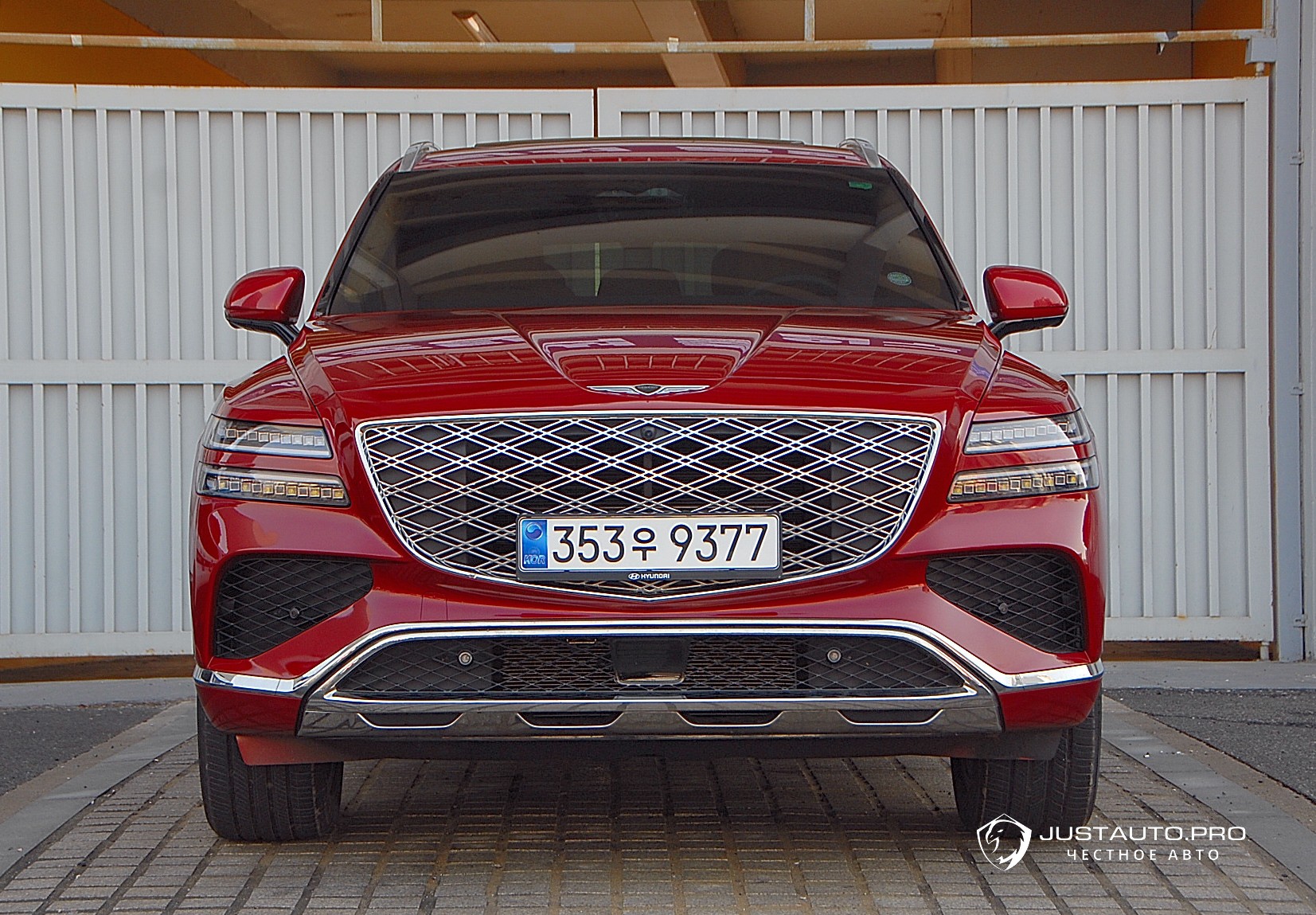 Автомобиль Genesis GV80