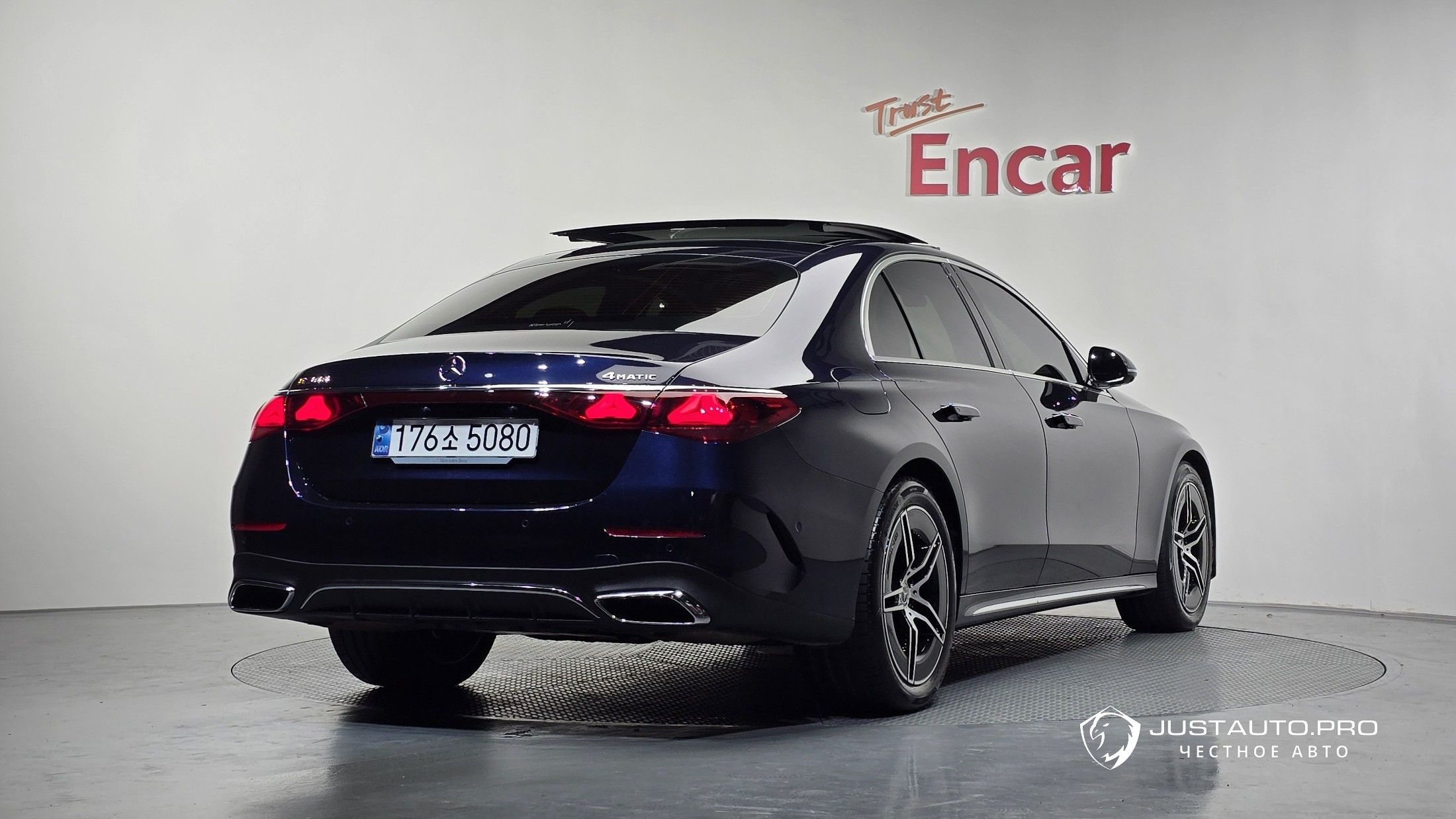 Автомобиль Mercedes-Benz E-Class