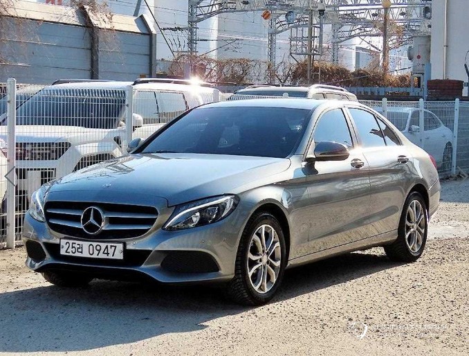 Автомобиль Mercedes-Benz C-Class