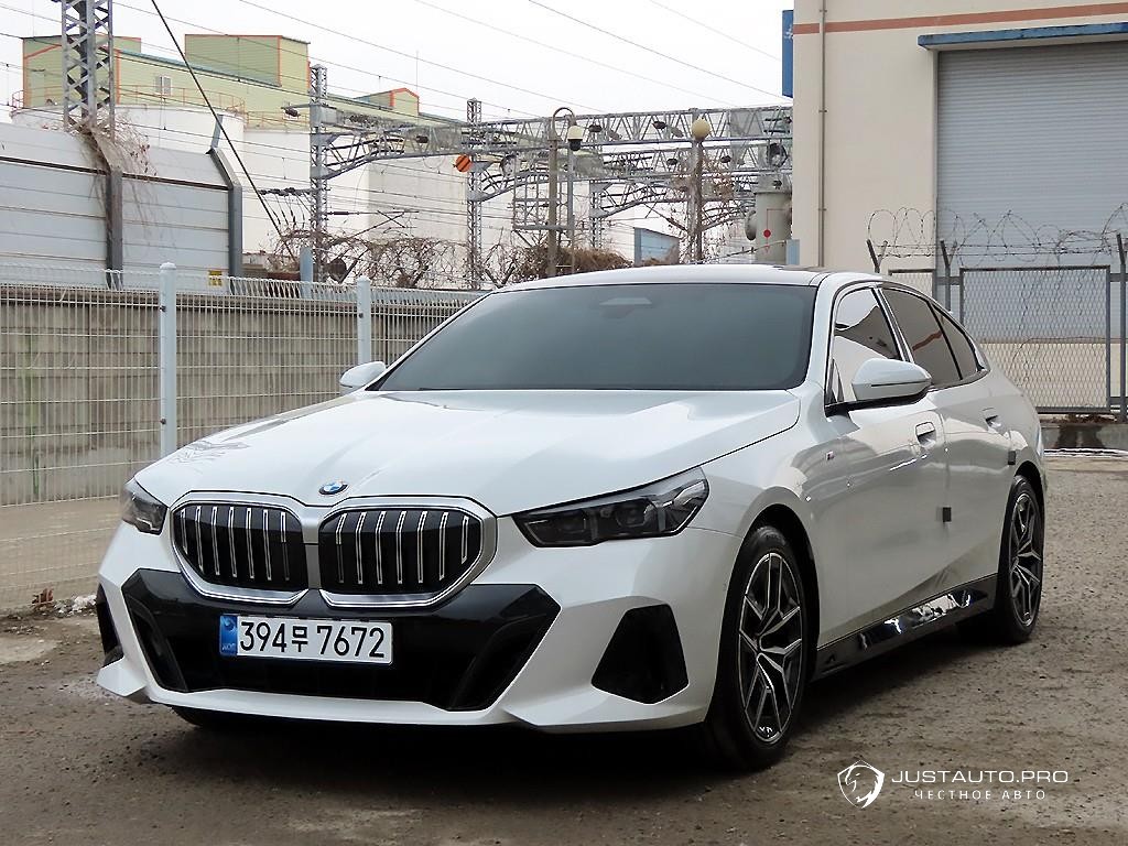 Автомобиль BMW 5-Series