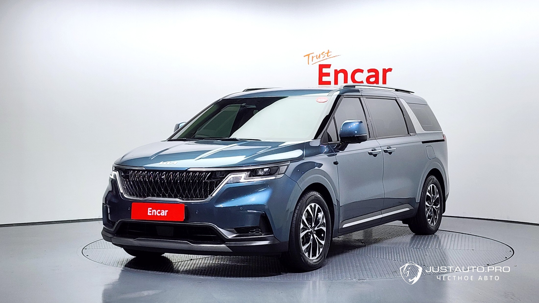 Автомобиль Kia Canival