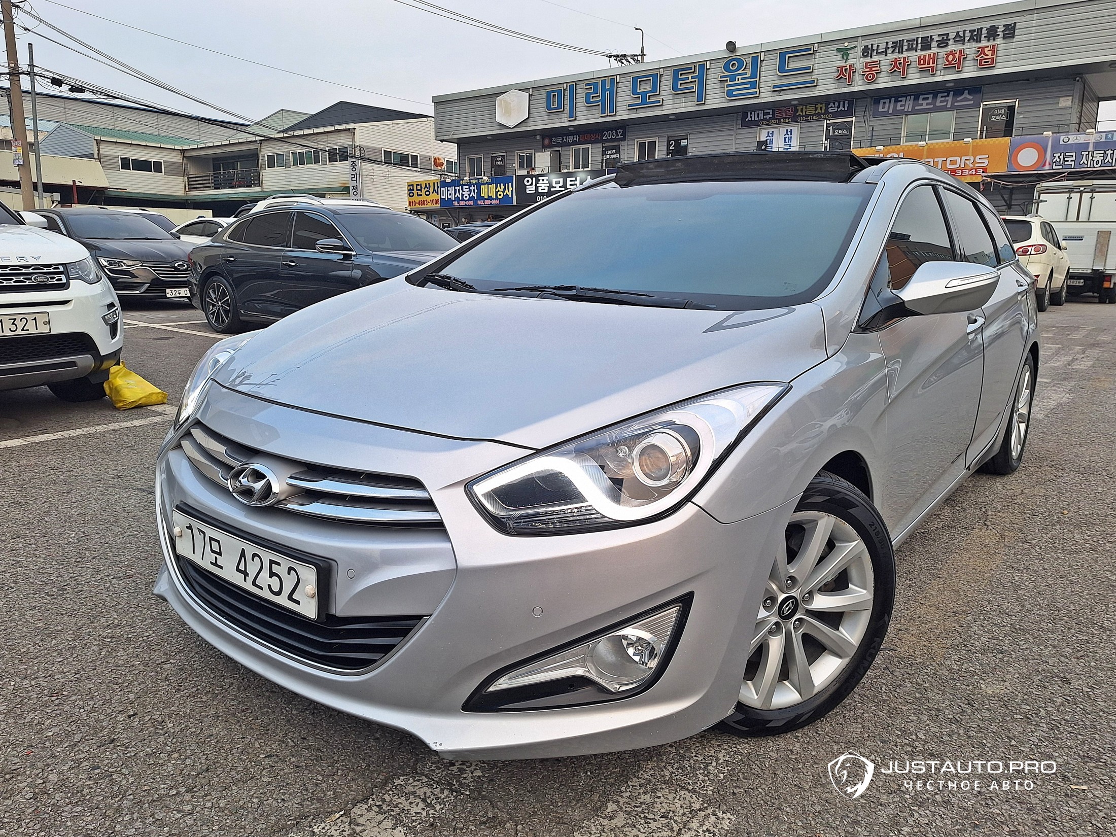 Автомобиль Hyundai i40