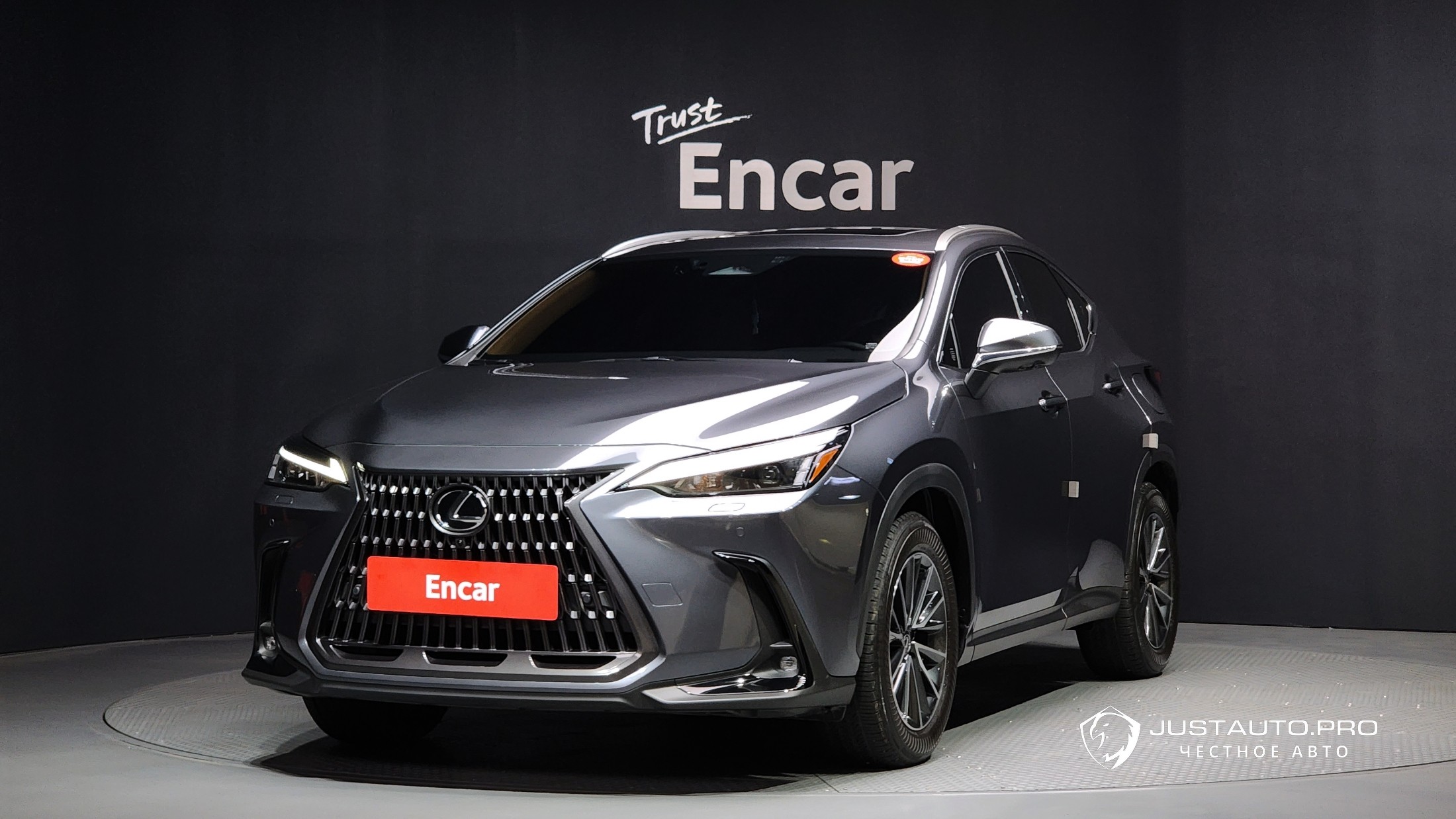 Автомобиль Lexus NX