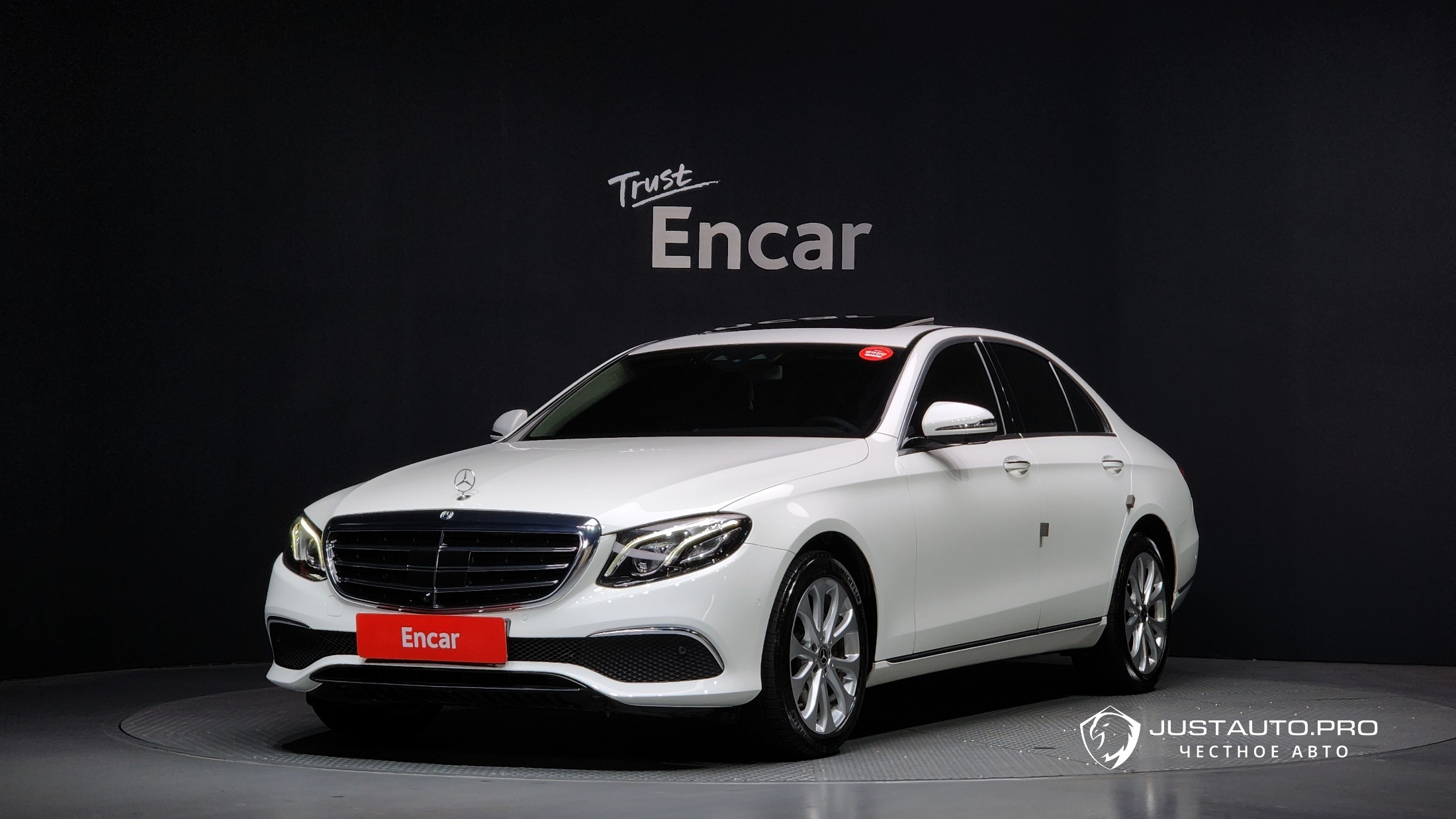 Автомобиль Mercedes-Benz E-Class