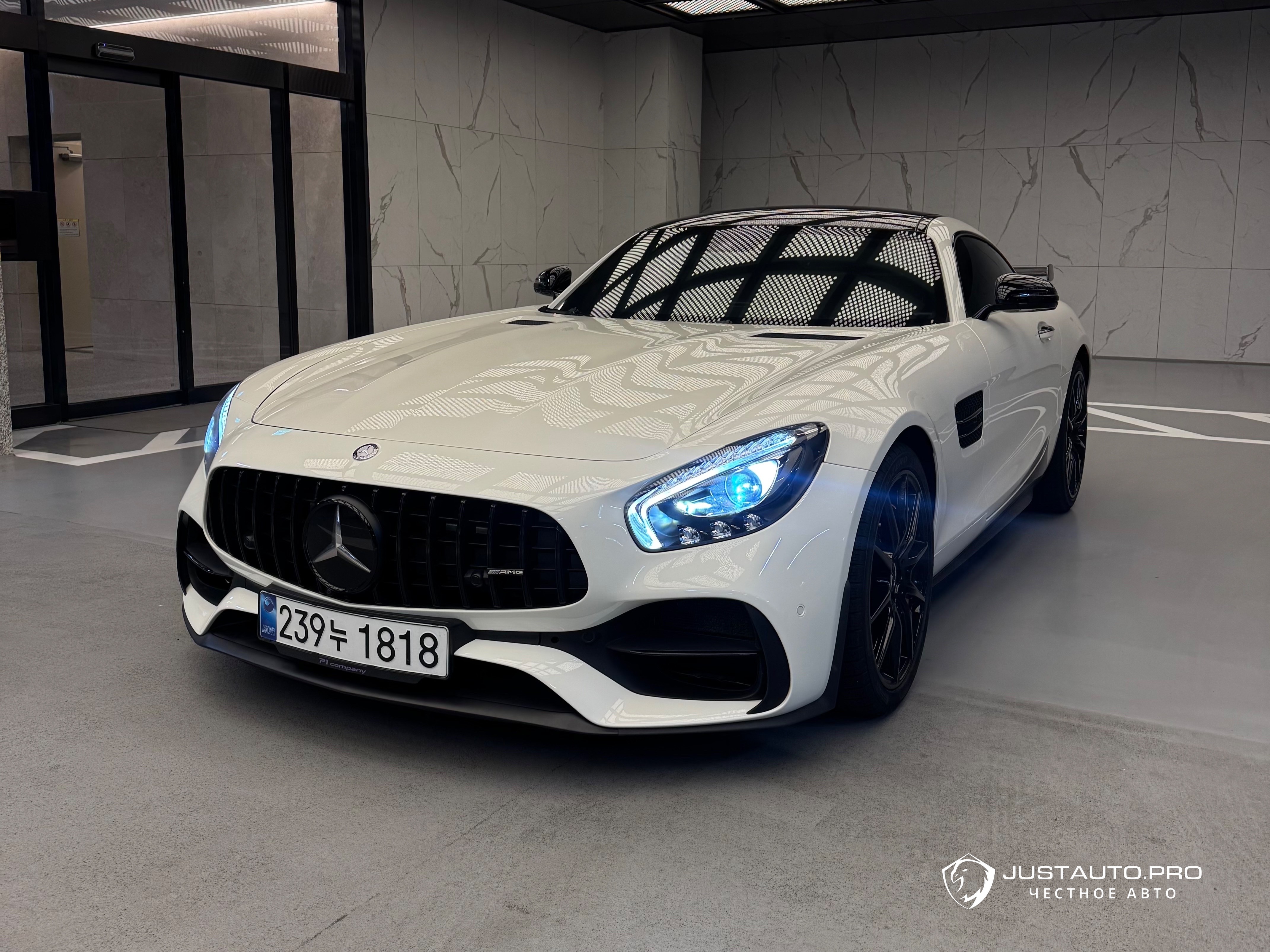 Автомобиль Mercedes-Benz AMG GT