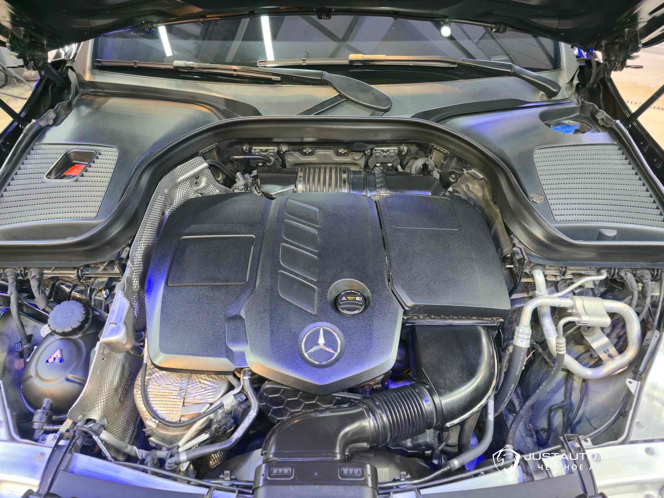 Автомобиль Mercedes-Benz GLC-Class