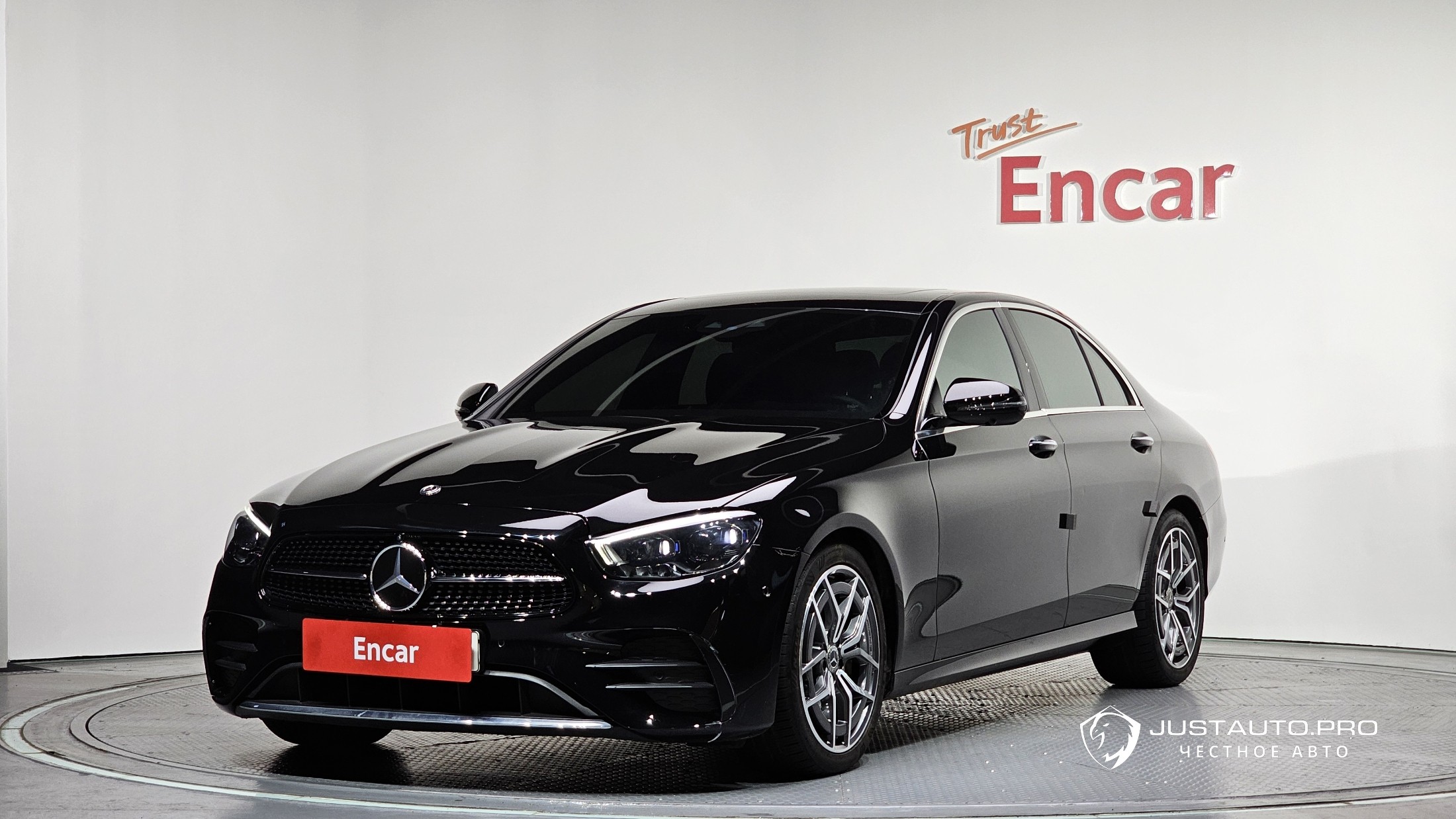 Автомобиль Mercedes-Benz E-Class