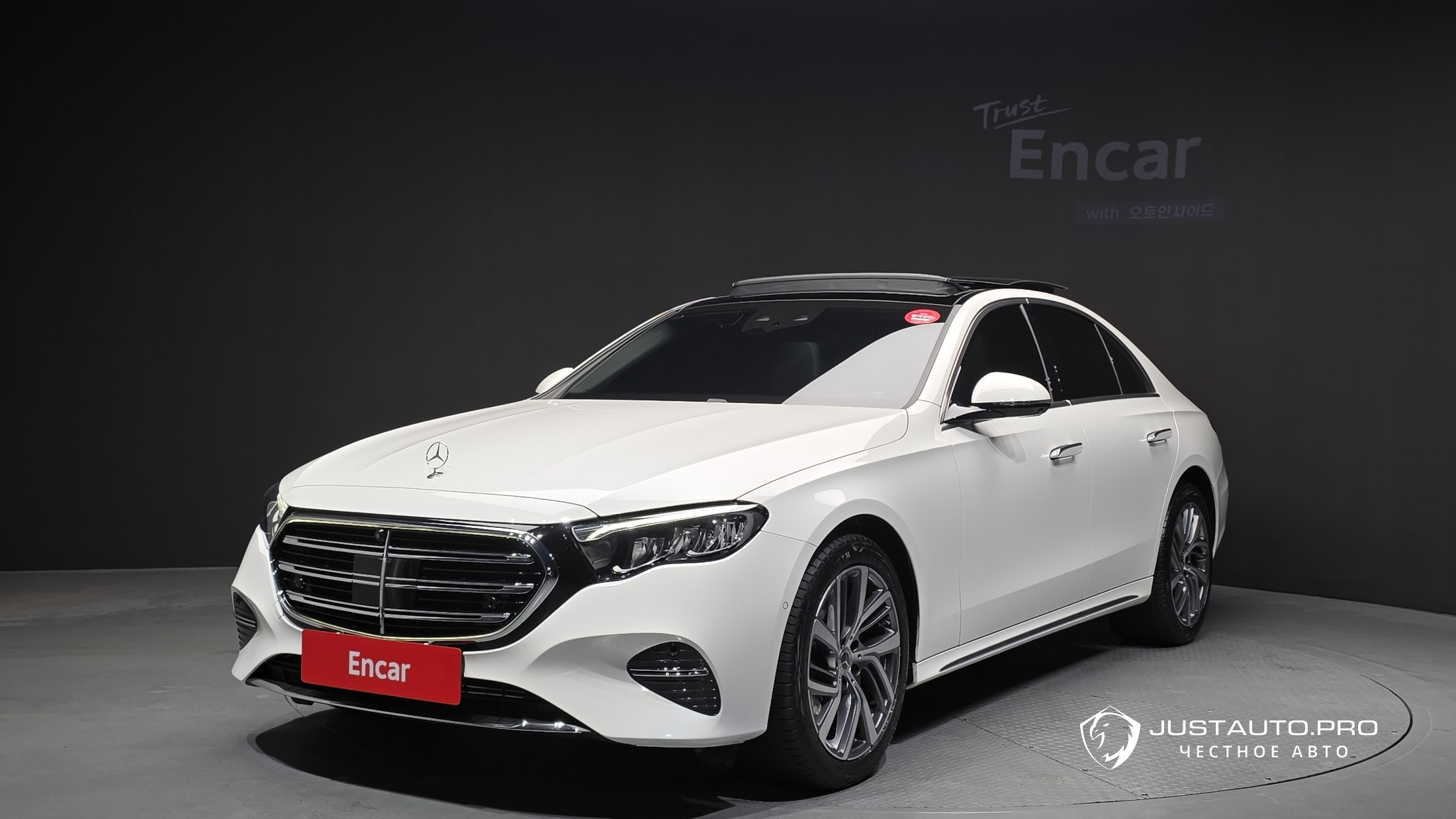 Автомобиль Mercedes-Benz E-Class