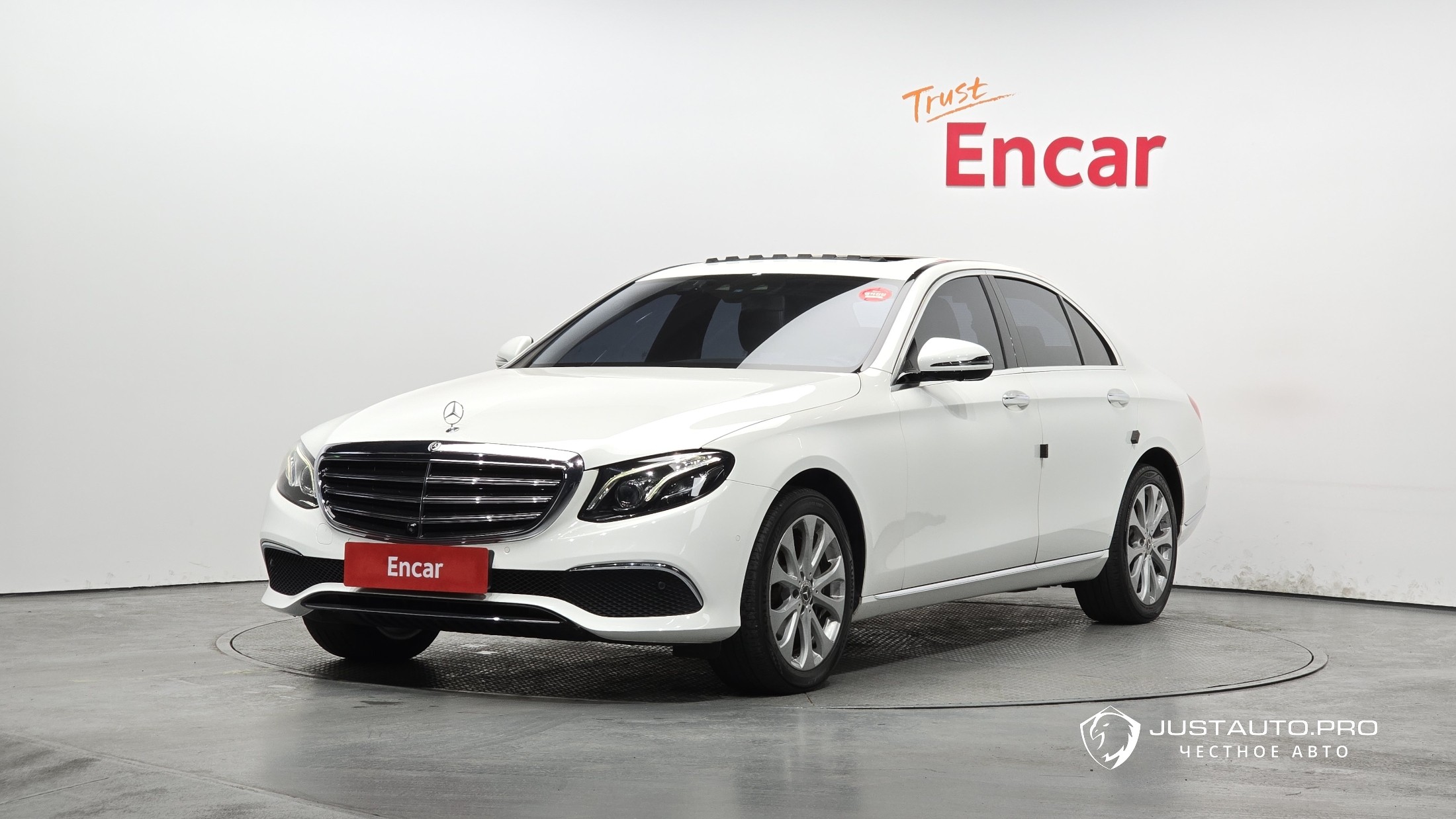 Автомобиль Mercedes-Benz E-Class