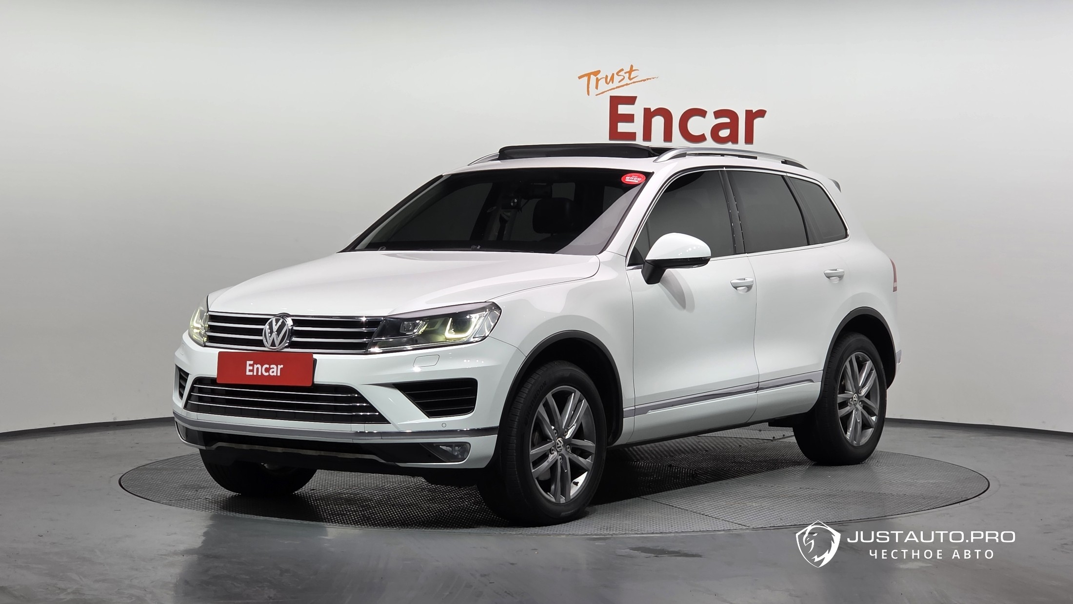 Автомобиль Volkswagen Touareg