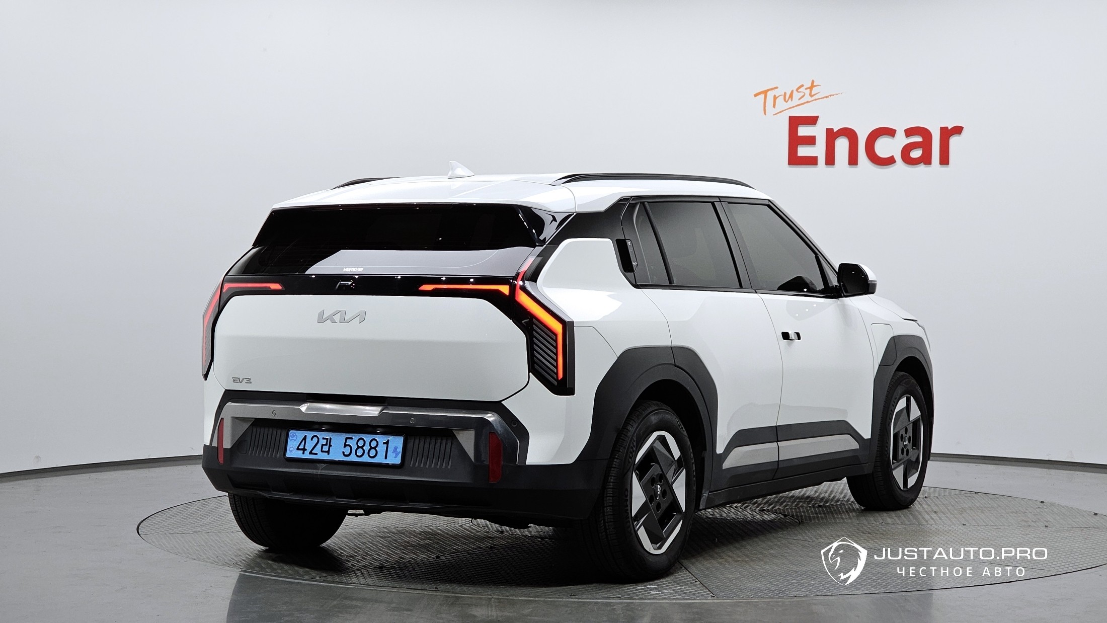 Автомобиль Kia EV3