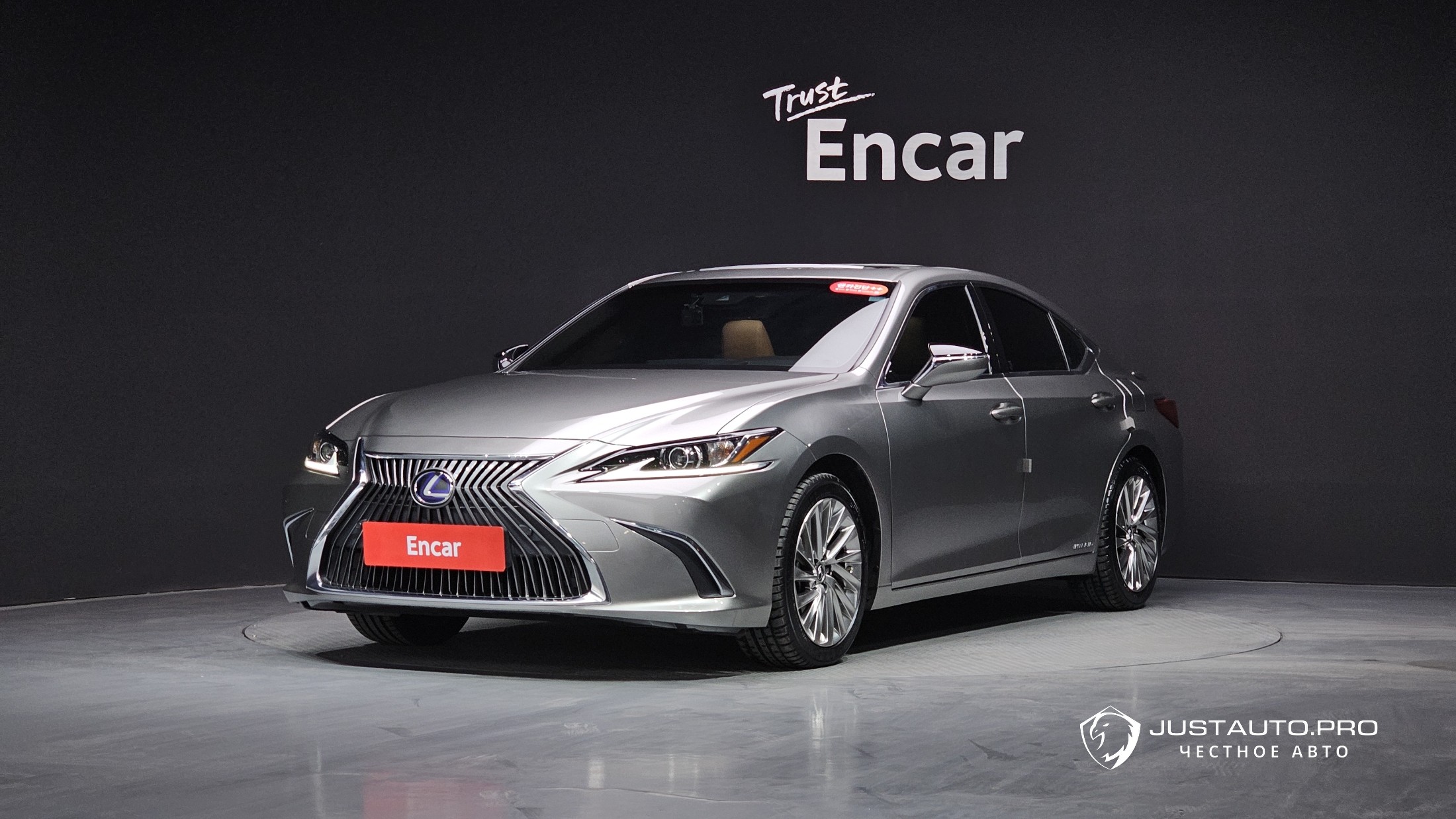 Автомобиль Lexus ES