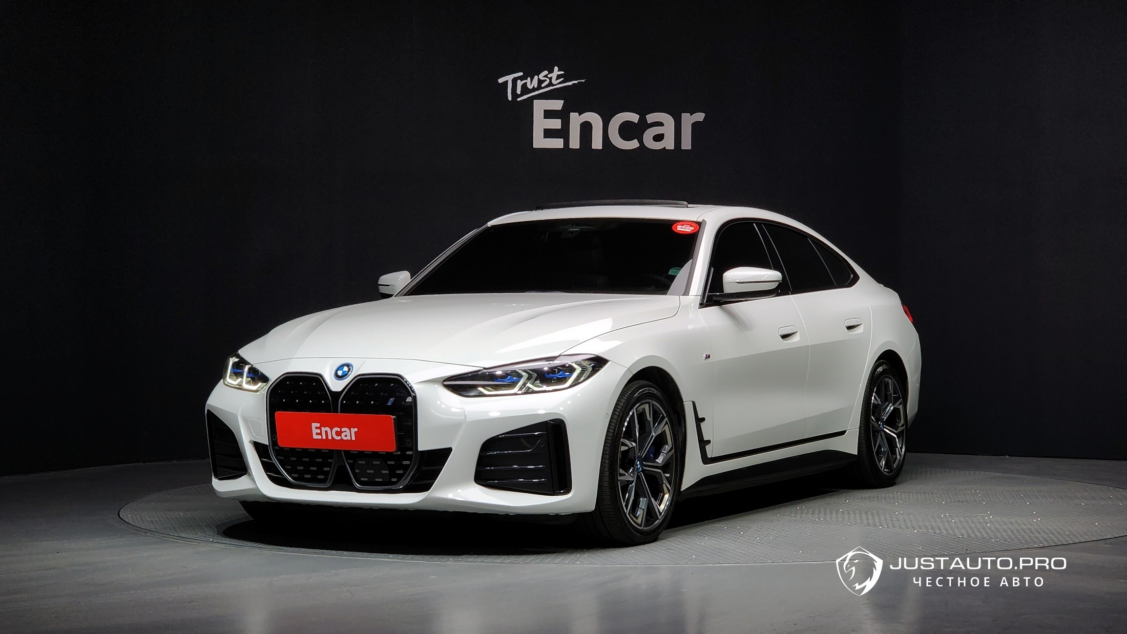 Автомобиль BMW i4
