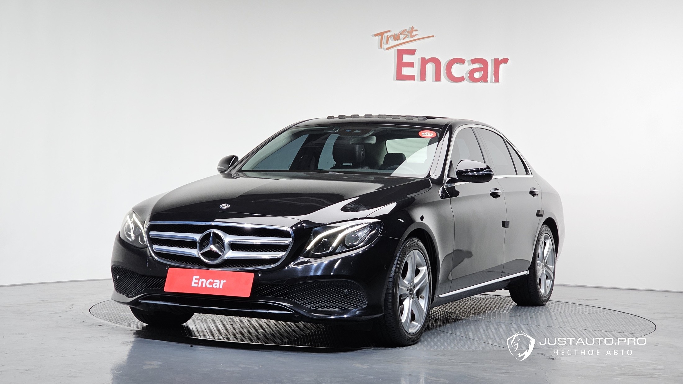 Автомобиль Mercedes-Benz E-Class