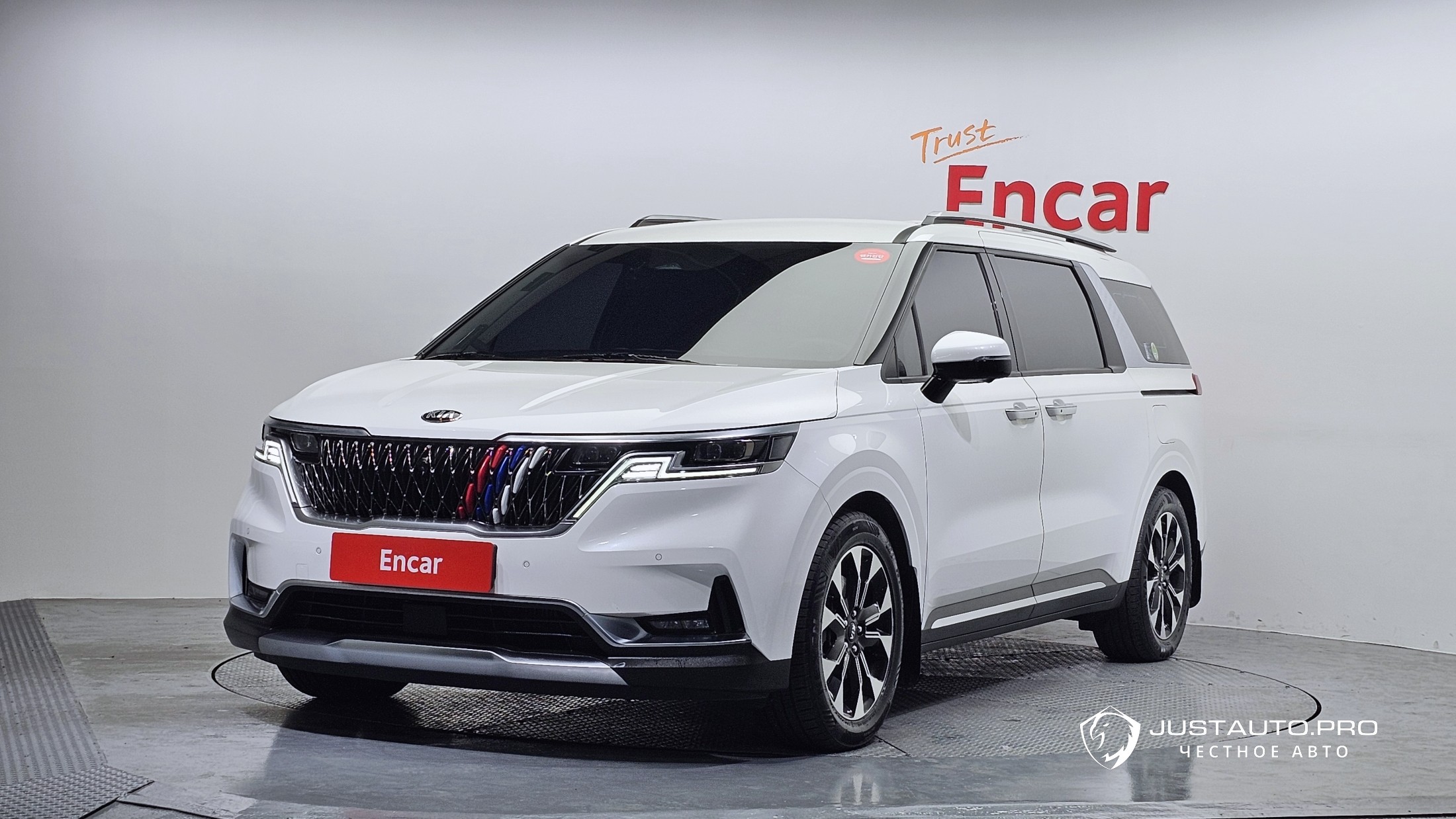 Автомобиль Kia Canival