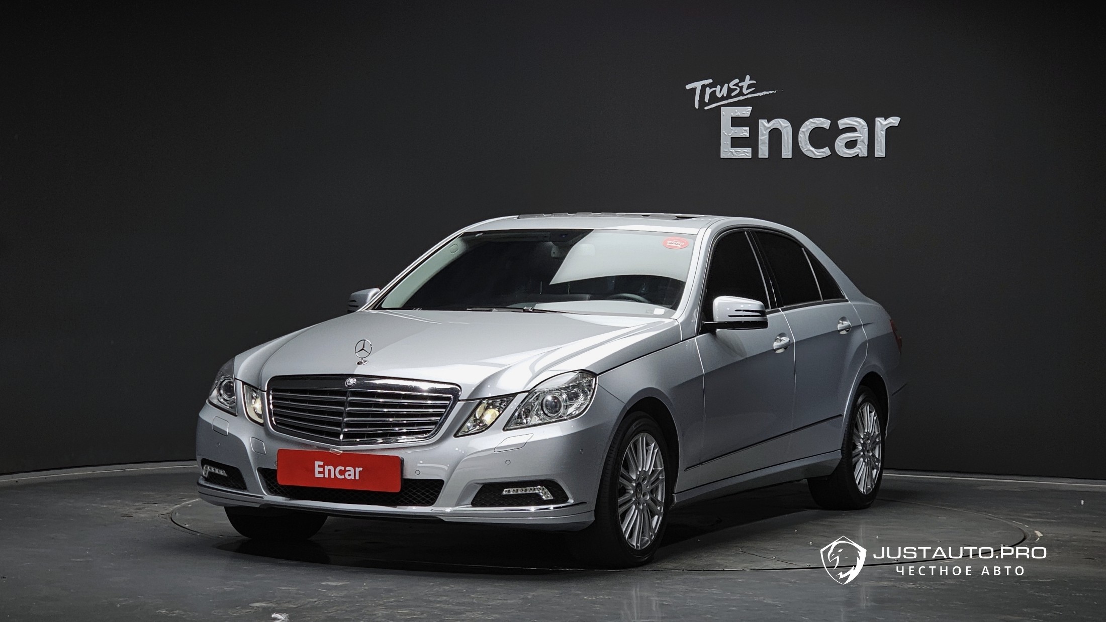 Автомобиль Mercedes-Benz E-Class