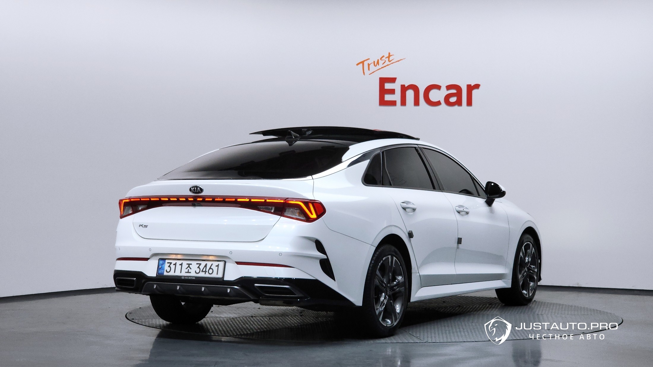 Автомобиль Kia K5