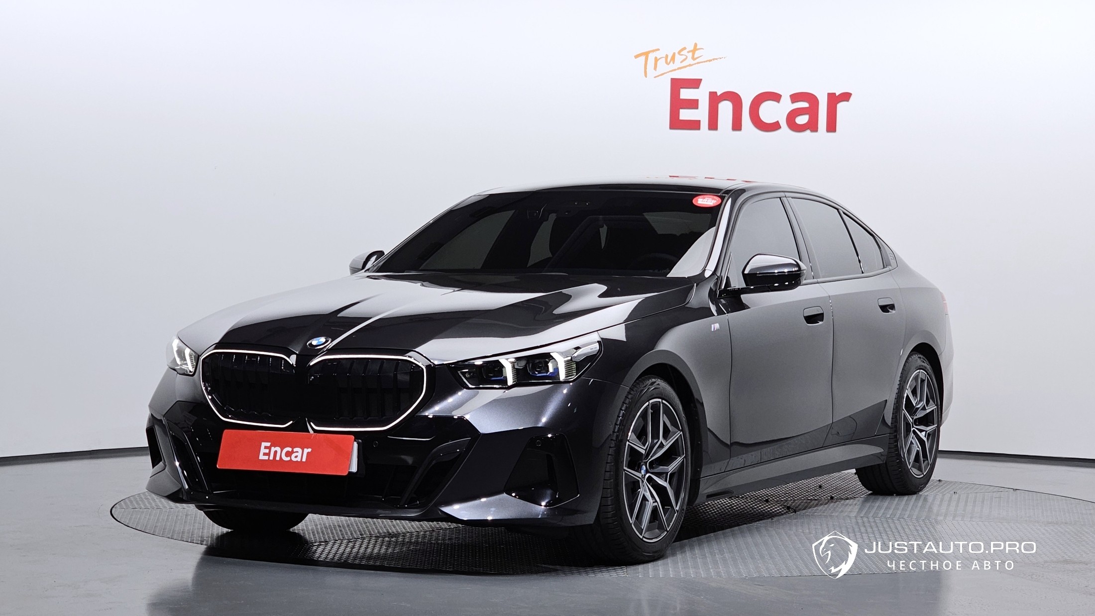 Автомобиль BMW 5-Series