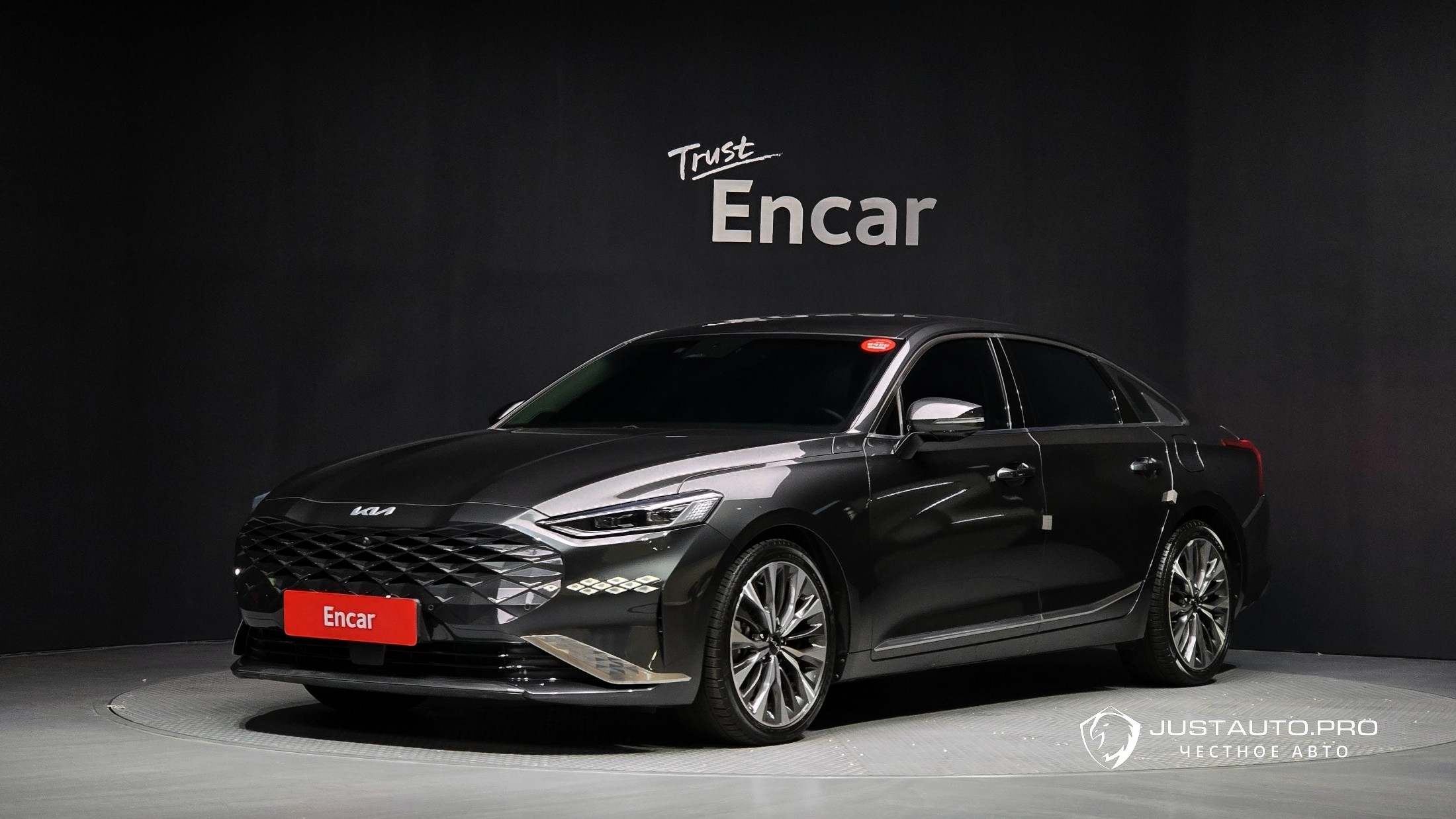 Автомобиль Kia K8