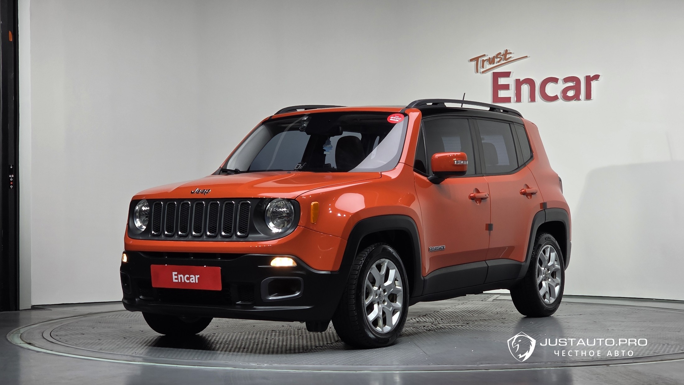 Автомобиль Jeep Renegade