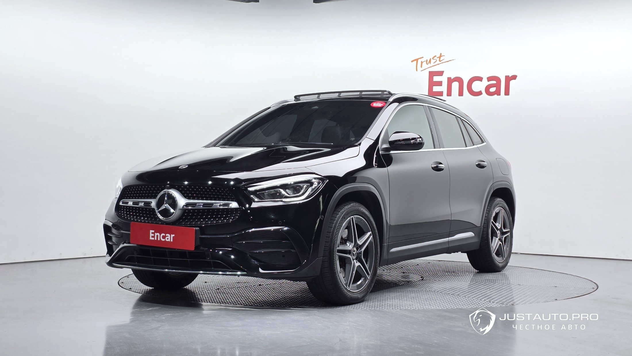 Автомобиль Mercedes-Benz GLA-Class