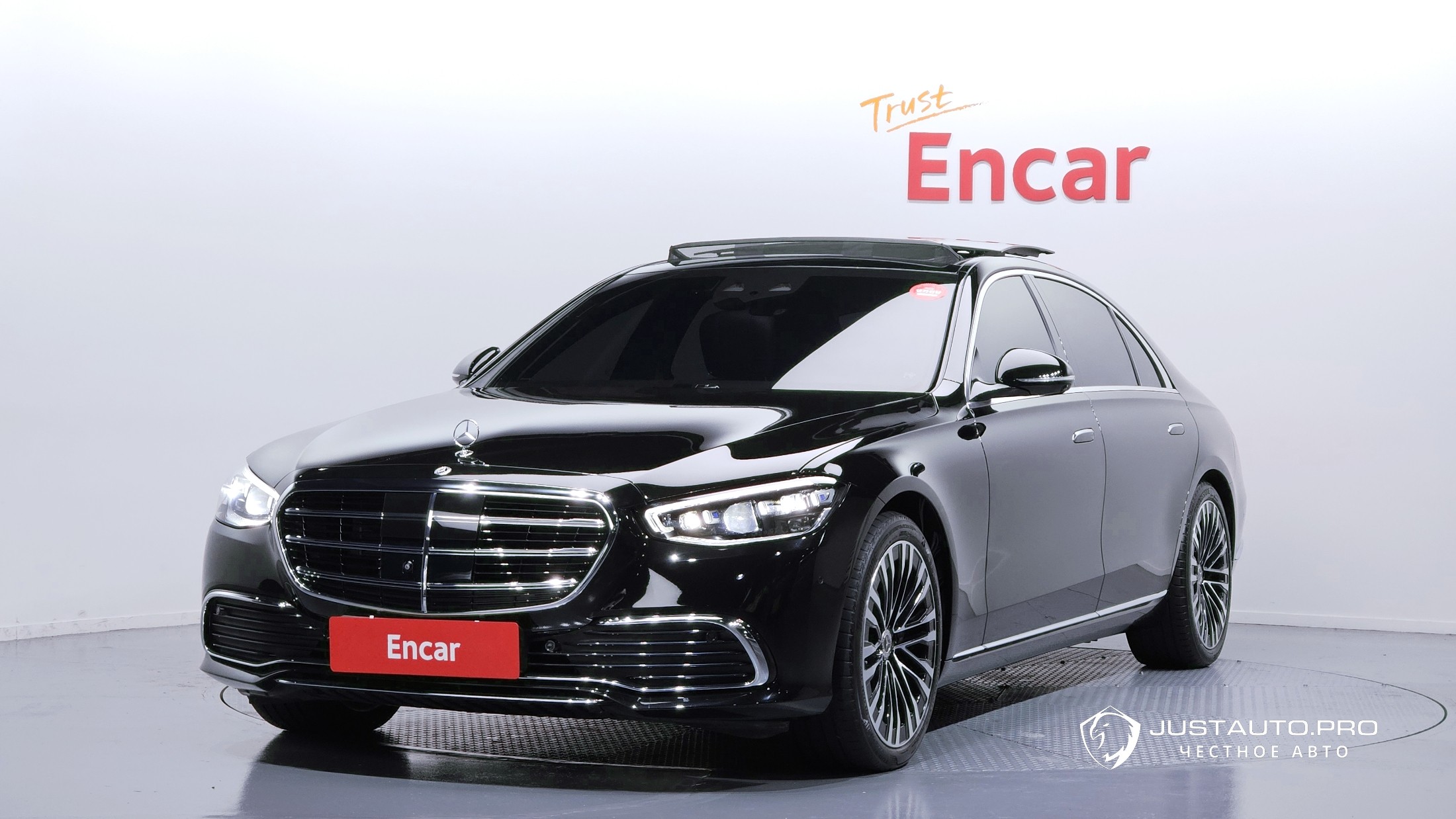 Автомобиль Mercedes-Benz S-Class