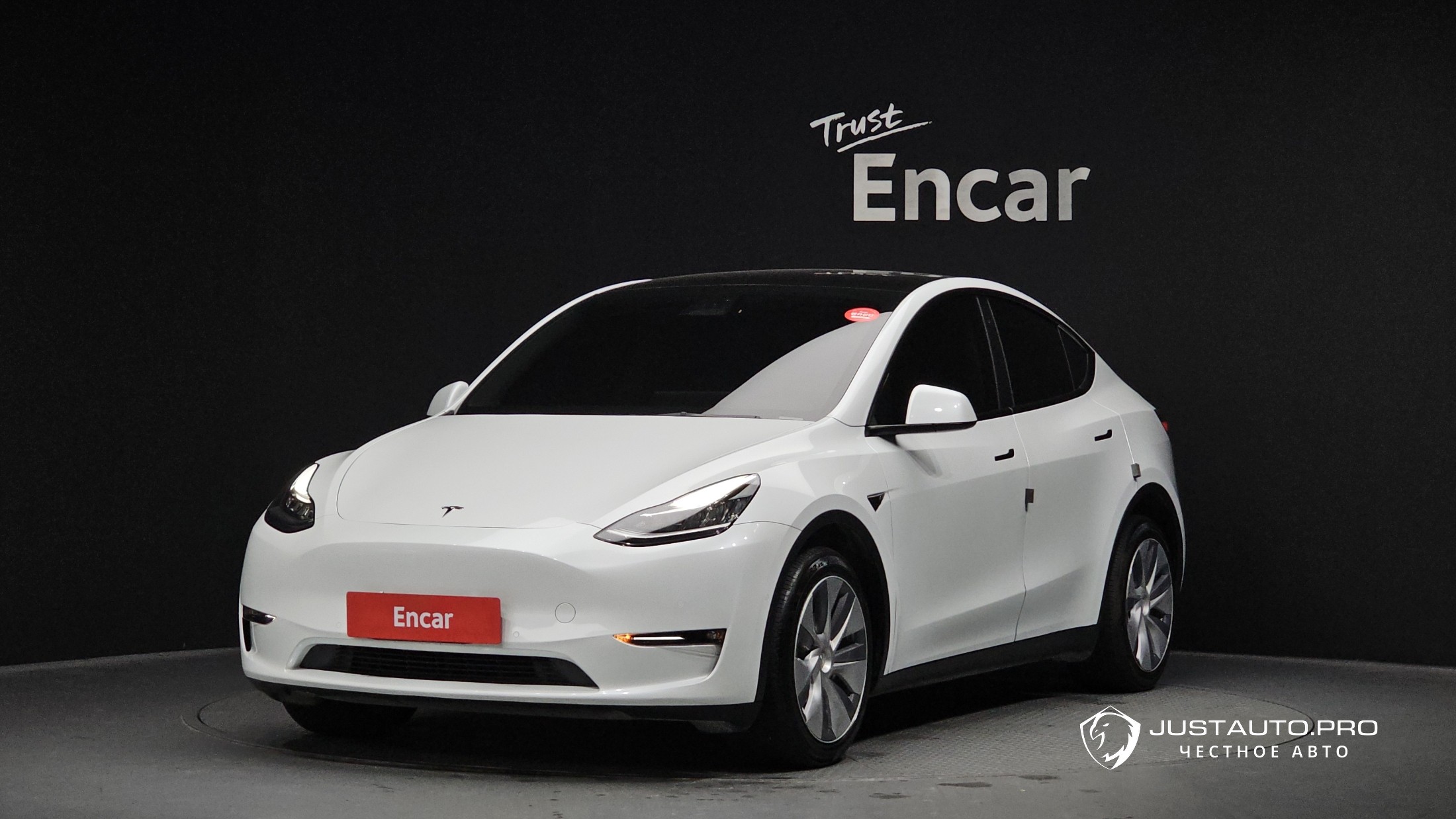Автомобиль Tesla Model Y