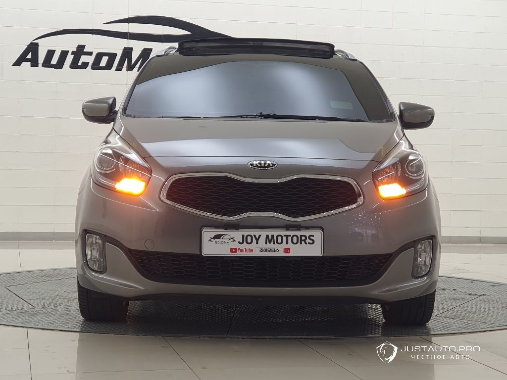 Автомобиль Kia Carens