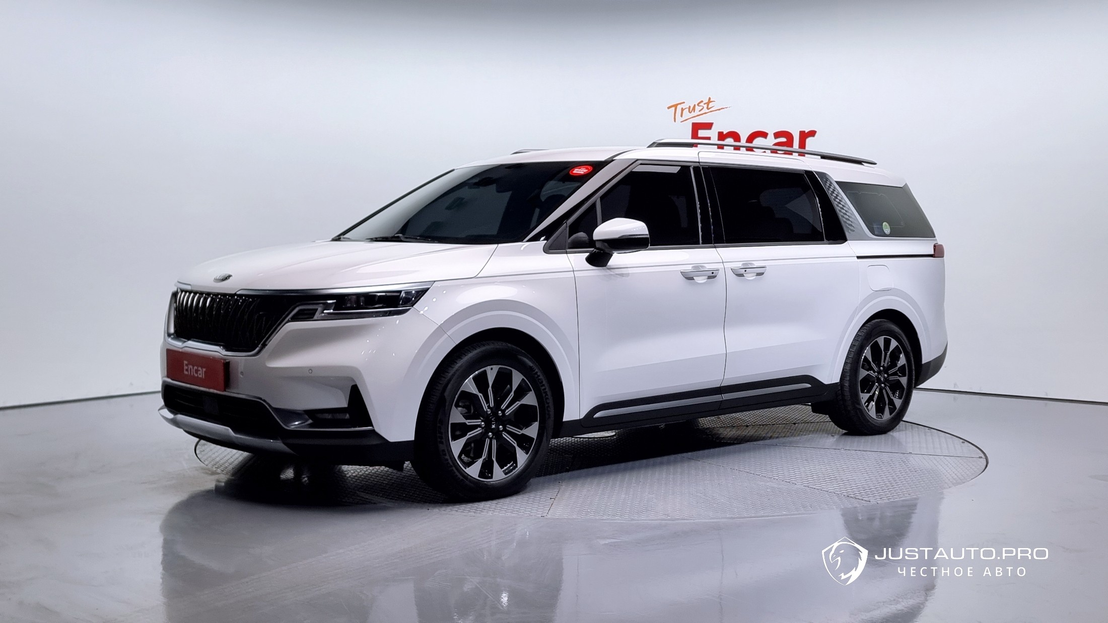 Автомобиль Kia Canival